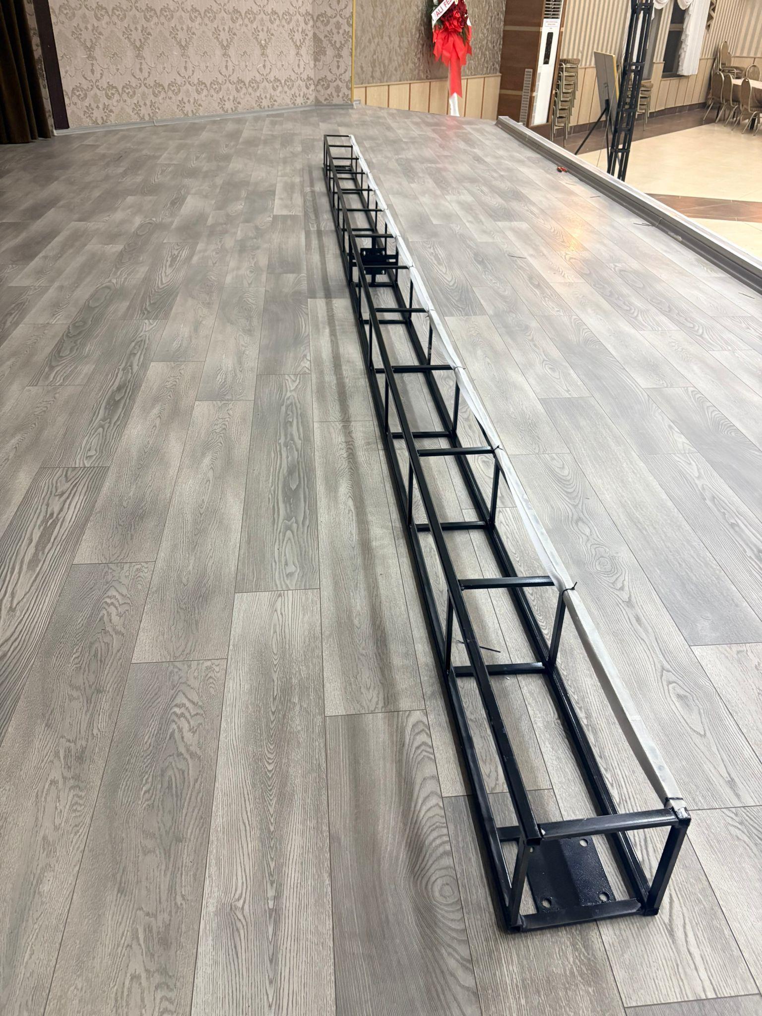vinçli arka fon ve truss demiri  reklaml