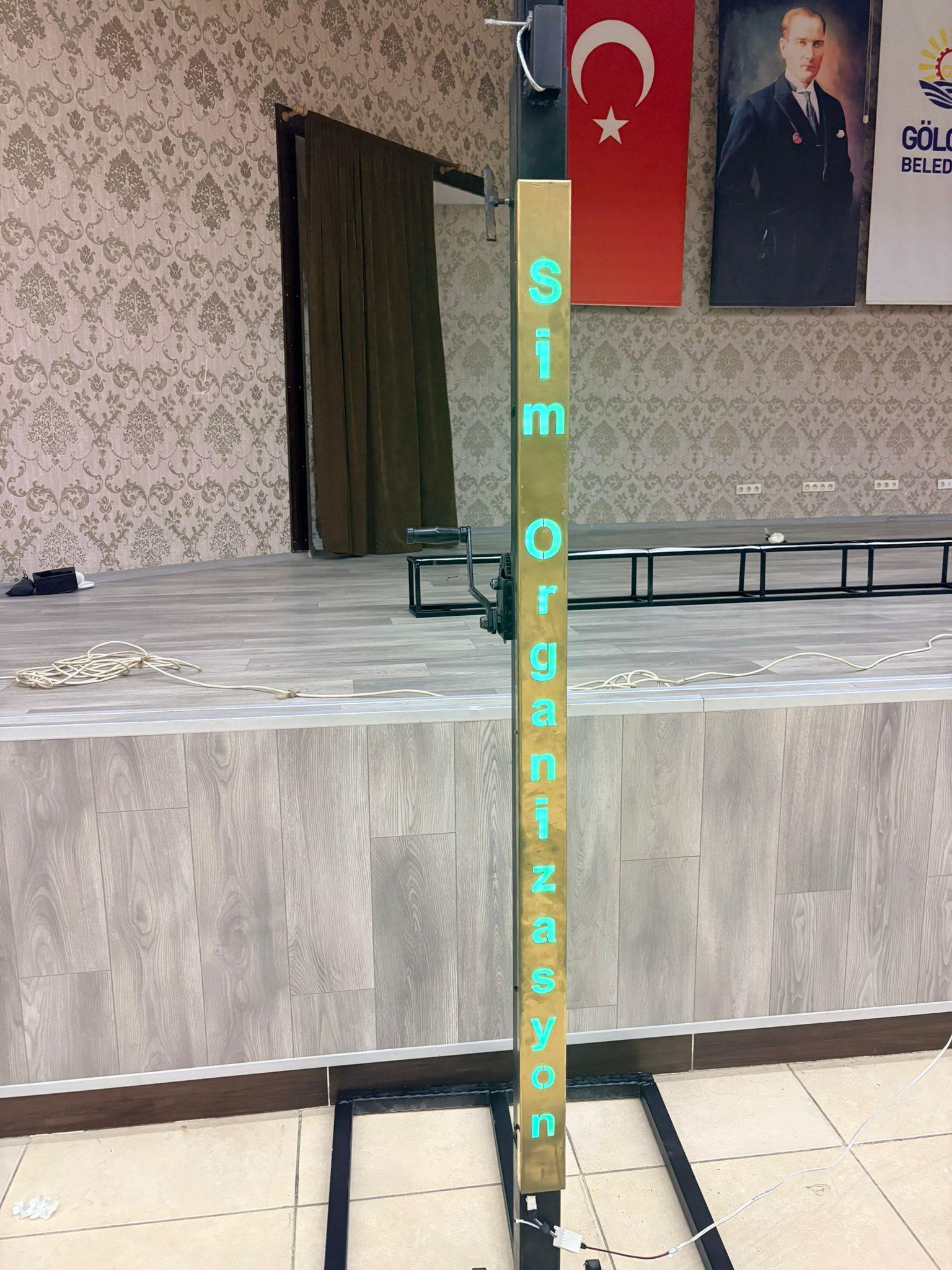 vinçli arka fon ve truss demiri  reklaml