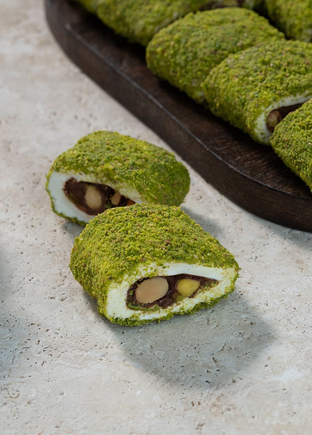 Nutellalı Karışık Çerezli Katlama Lokum