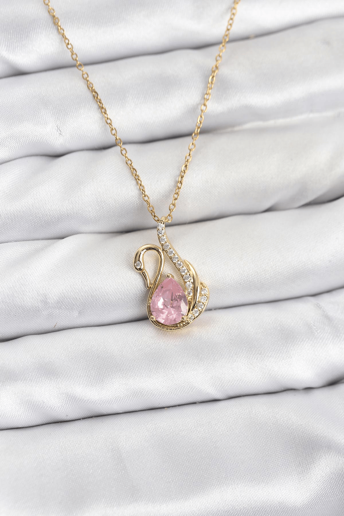 316L Çelik Zincir Gold Renk Pembe Kuğu Model Zirkon Taşlı Kadın Kolye