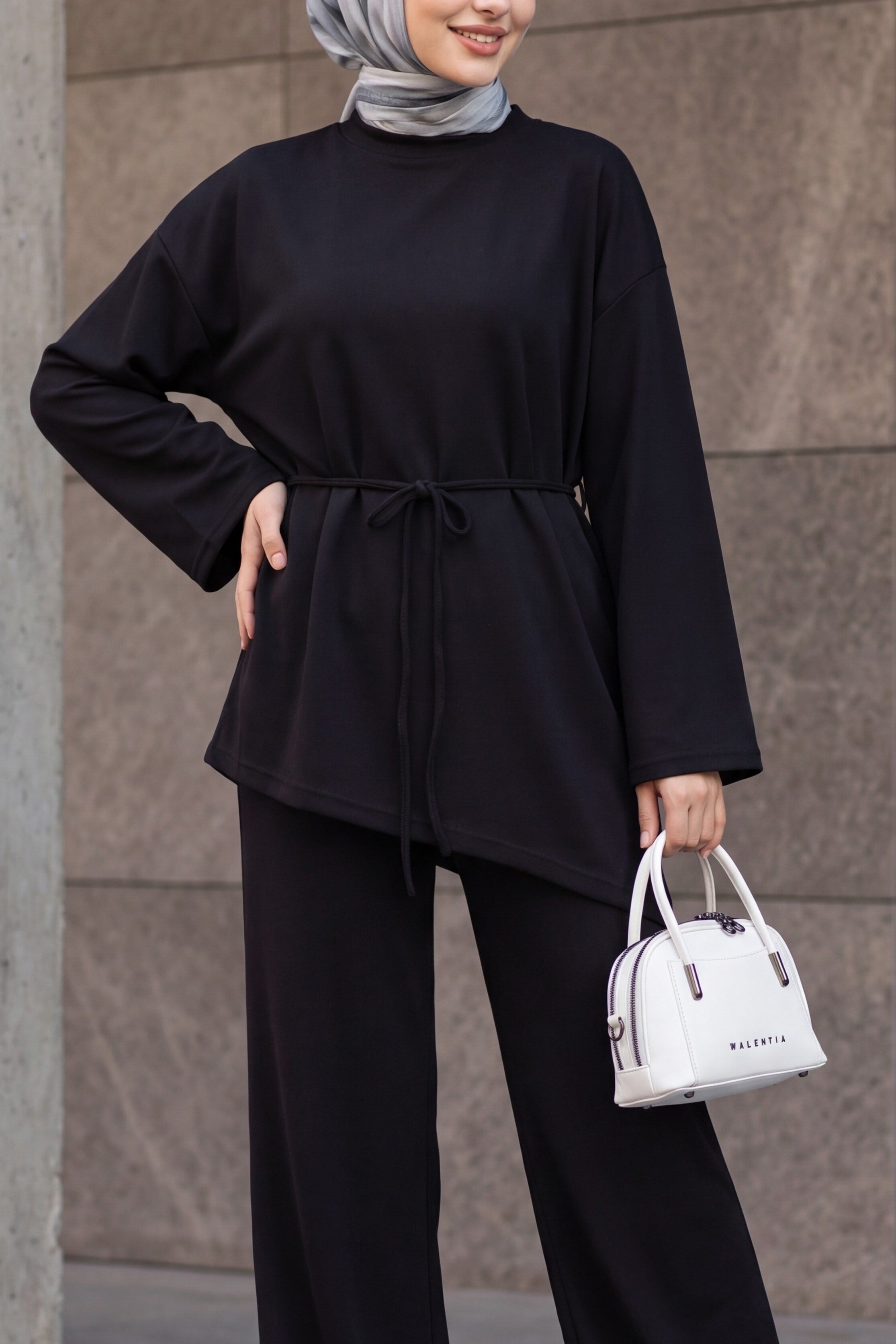 Asimetrik Kesim Beli Kemerli Pantolonlu Oversize Penye Takım -Siyah