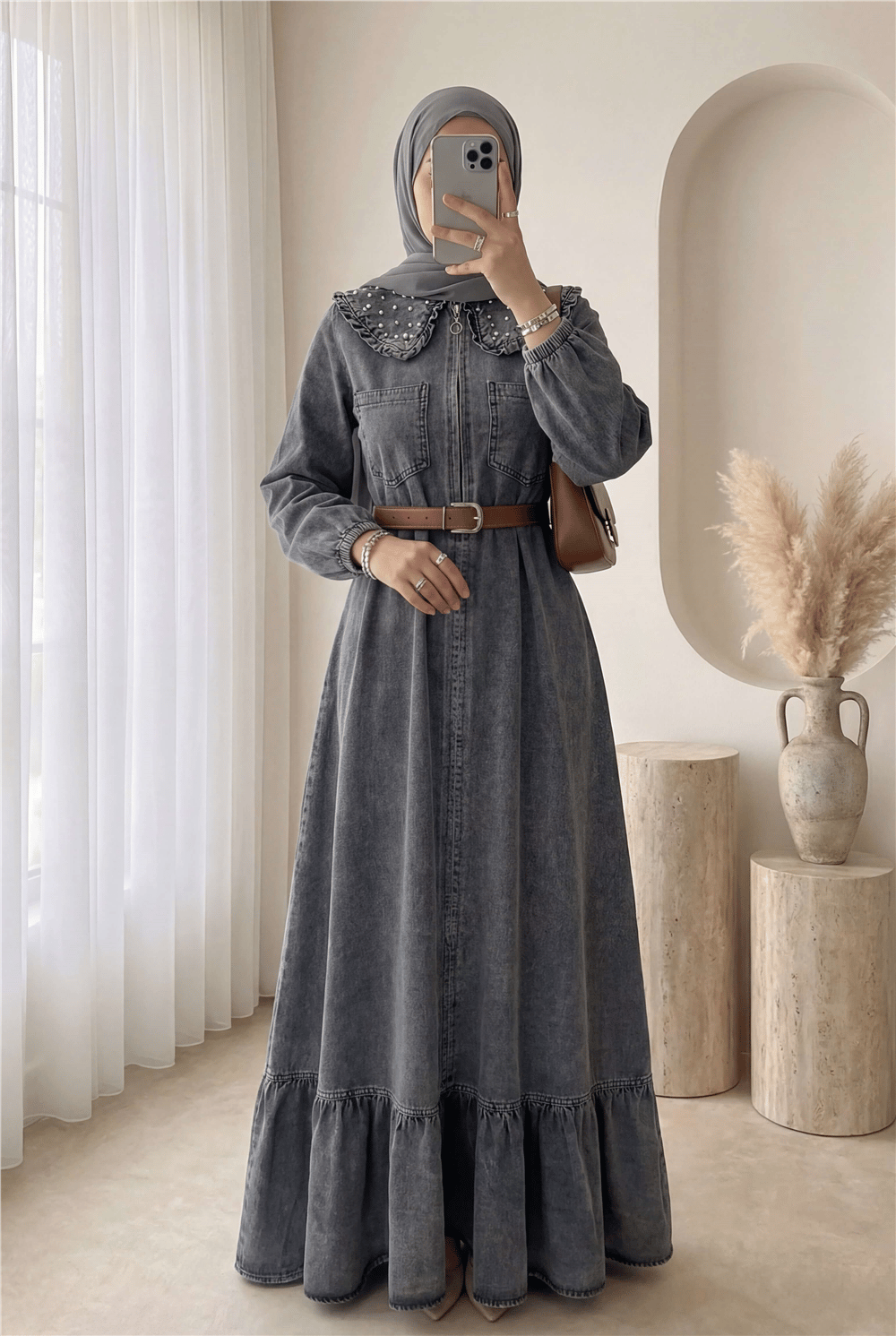 Bebe Yaka Yarım Fermuarlı İnci Detaylı Kemerli Kot Elbise -Füme-Elbise-197-6137-R18