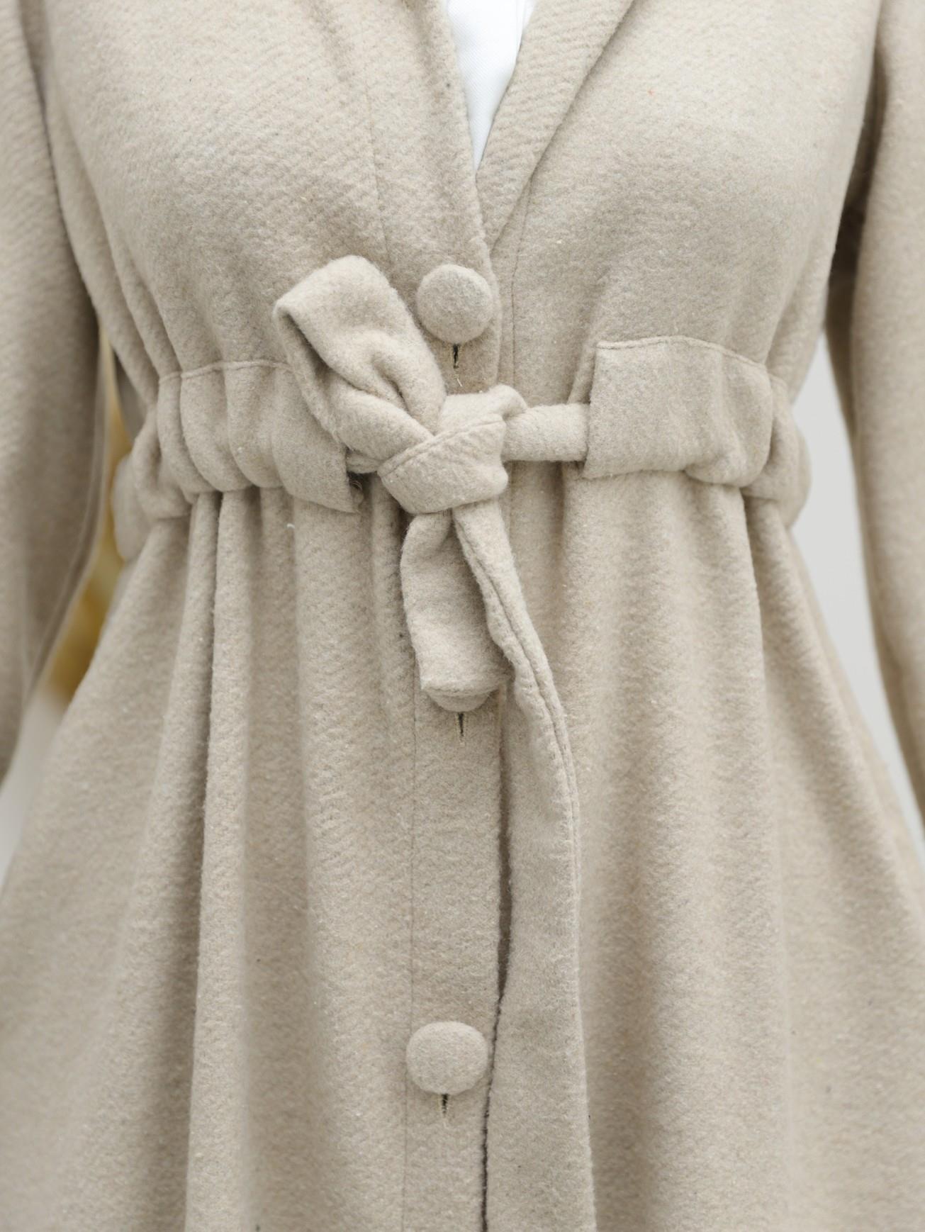 Belden Bağlamalı Top Düğmeli Kaşe Kaban -Ekru