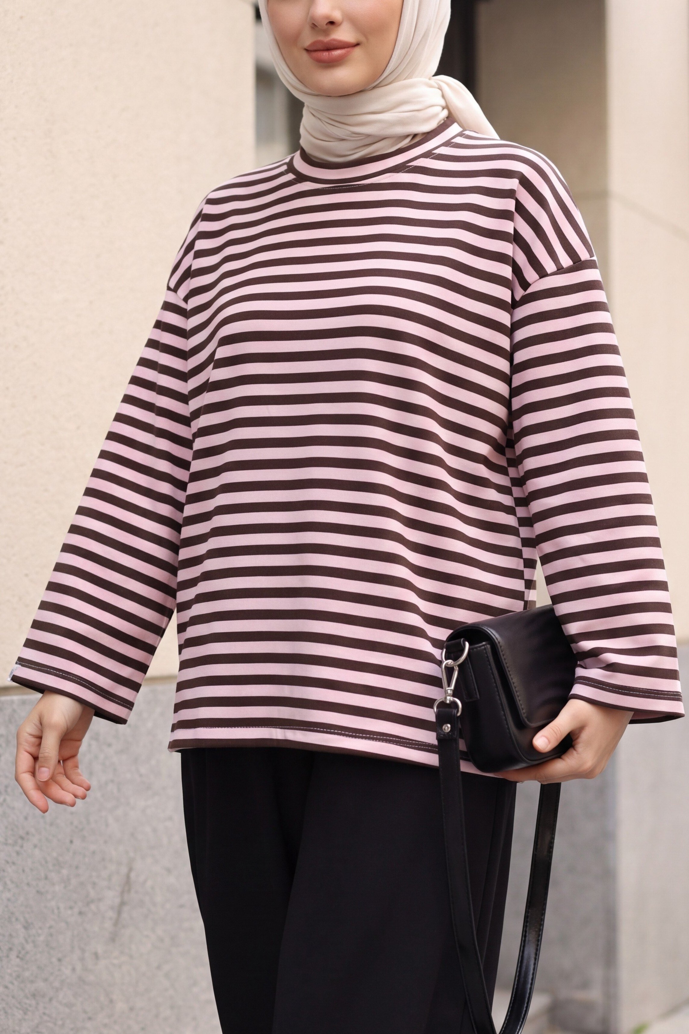 Bisiklet Yaka Kalın Çizgili Likralı Oversize Sweat -Pudra