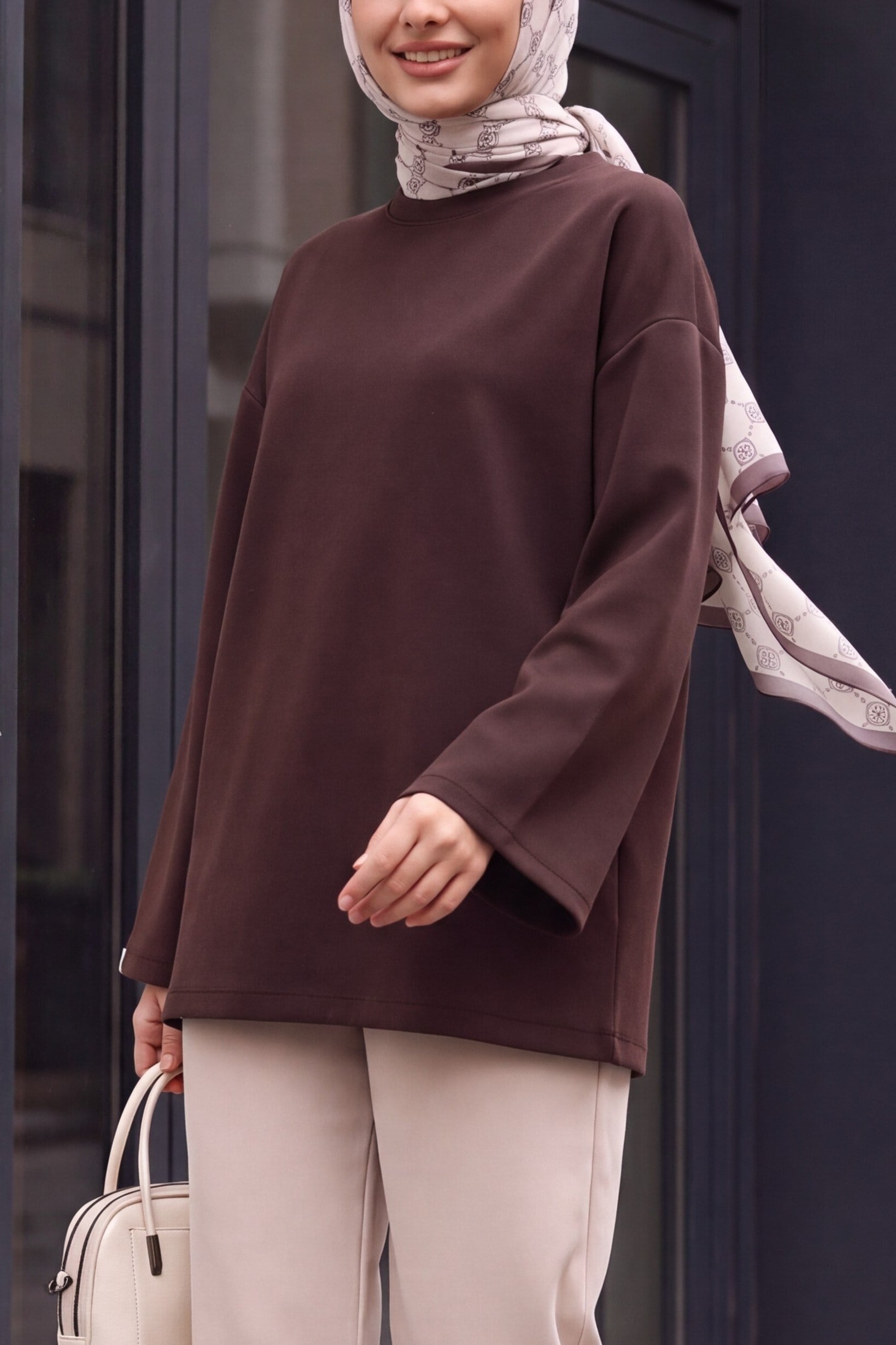 Bisiklet Yaka Oversize Likralı Sweat  -Koyu Kahverengi