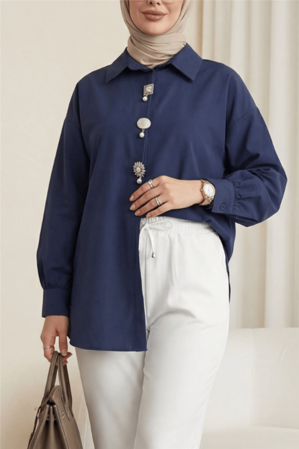 Broş Detaylı Gizli Düğmeli Poplin Gömlek -Laci-Gömlek-398-11001-R03