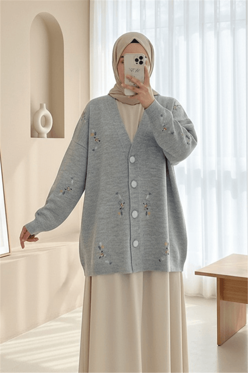 Çiçek Nakışlı Parlak Düğmeli Triko Hırka -Gri-Hırka-357-6248-R11