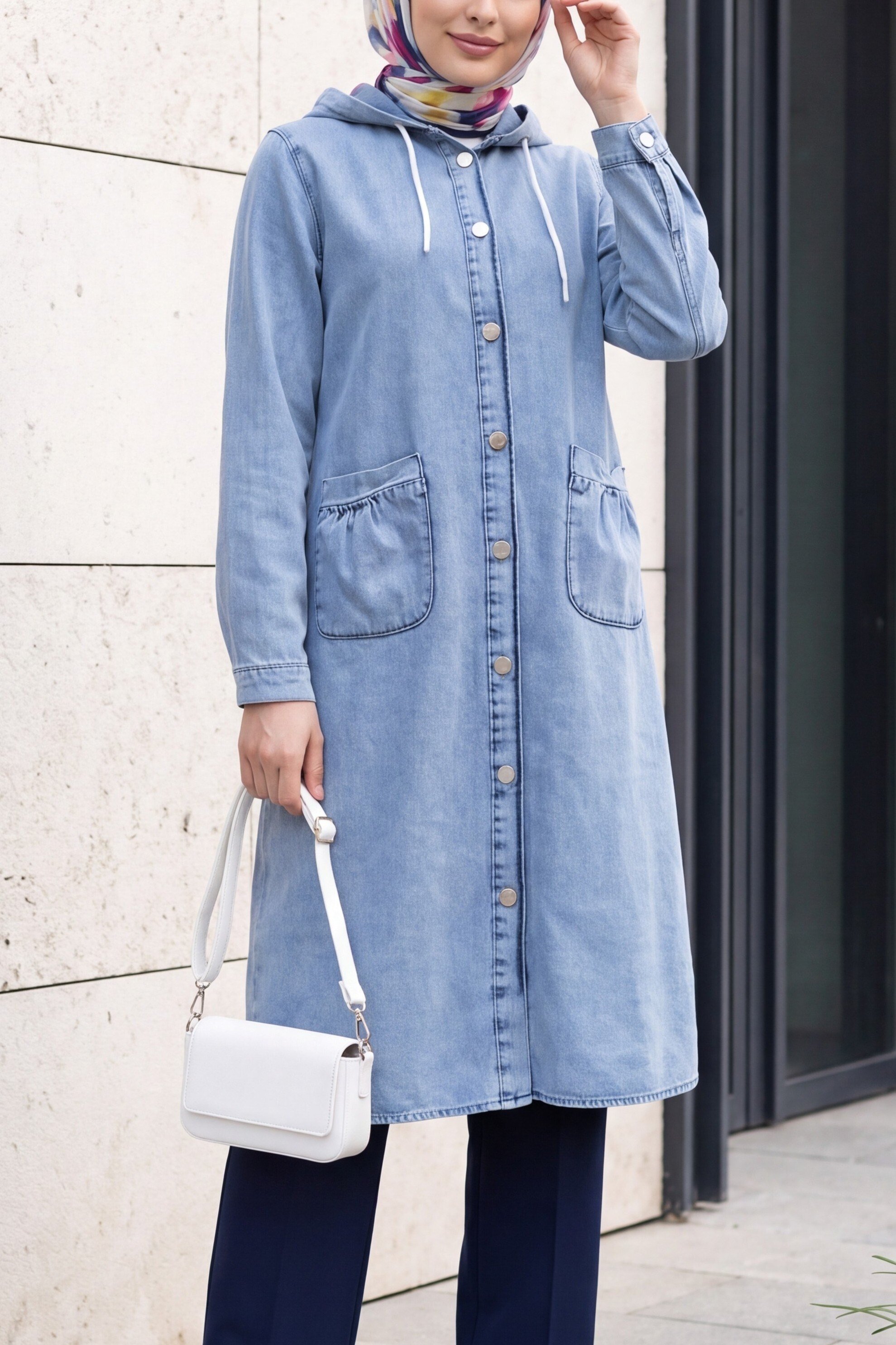 Çift Cepli Kapşonlu Önü Düğmeli Kot Kap -Buz Mavi