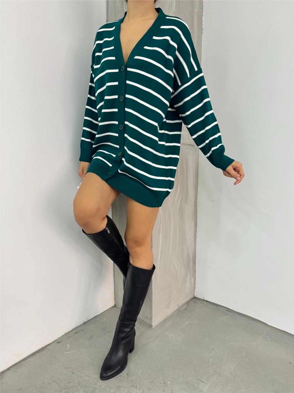 Çizgili Düğmeli V Yaka Triko Hırka   -Zümrüt-109-9823-R17