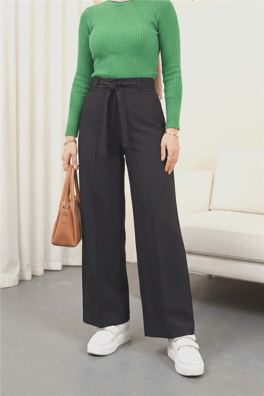 Duble Kumaş Beli Kuşaklı Bol Paça Pantolon -Siyah-Bol Paça Pantolon-400-156-R01