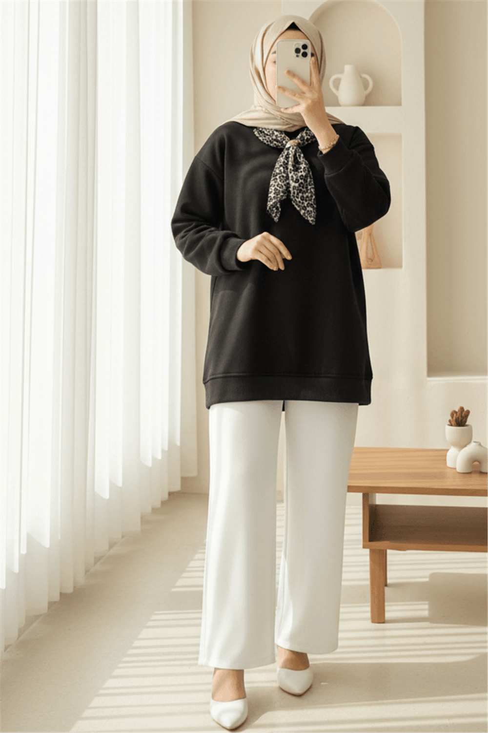 Fularlı Leopar Armalı 3 İplik Sweat -Siyah-Sweatshirt-349-5288-R01