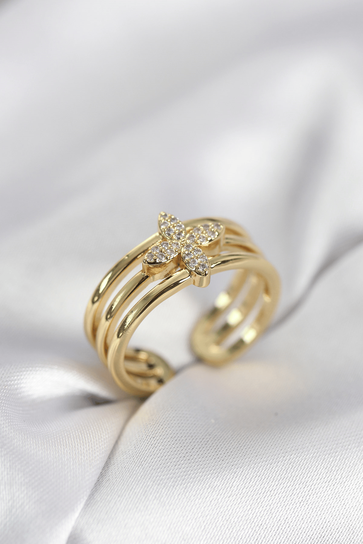 Gold Renk Zirkon Taşlı Yonca Model Kadın Yüzük