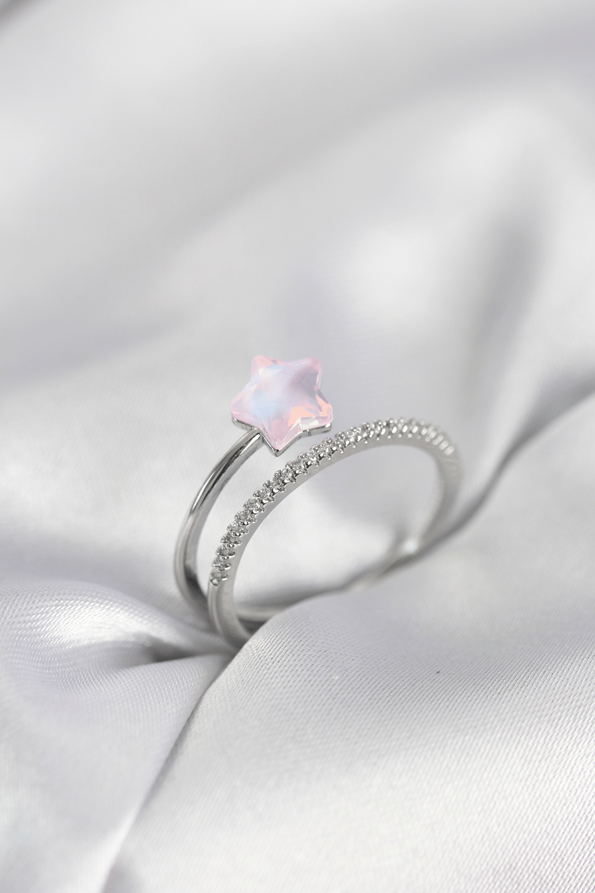 Gümüş Renk Zirkon Taşlı Pembe Halley Model Kadın Yüzük