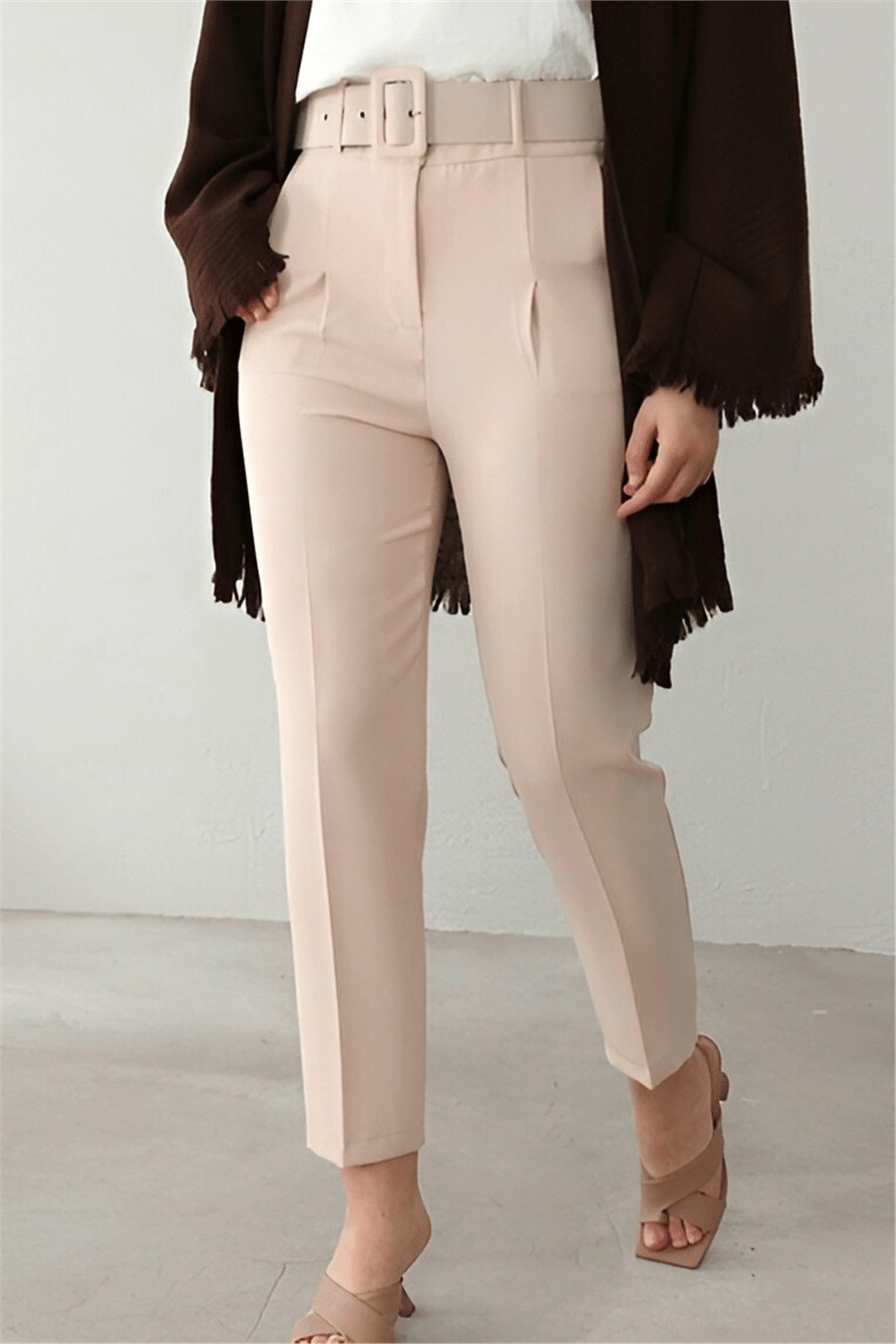 Kalın Kemerli Kumaş Pantalon   -Krem-Pantolon-186-055-R28