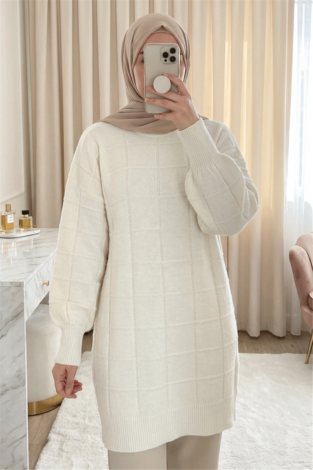 Kare Desenli Yırtmaçlı Yumoş Triko Tunik   -Krem-Kazak-295-4510-R28