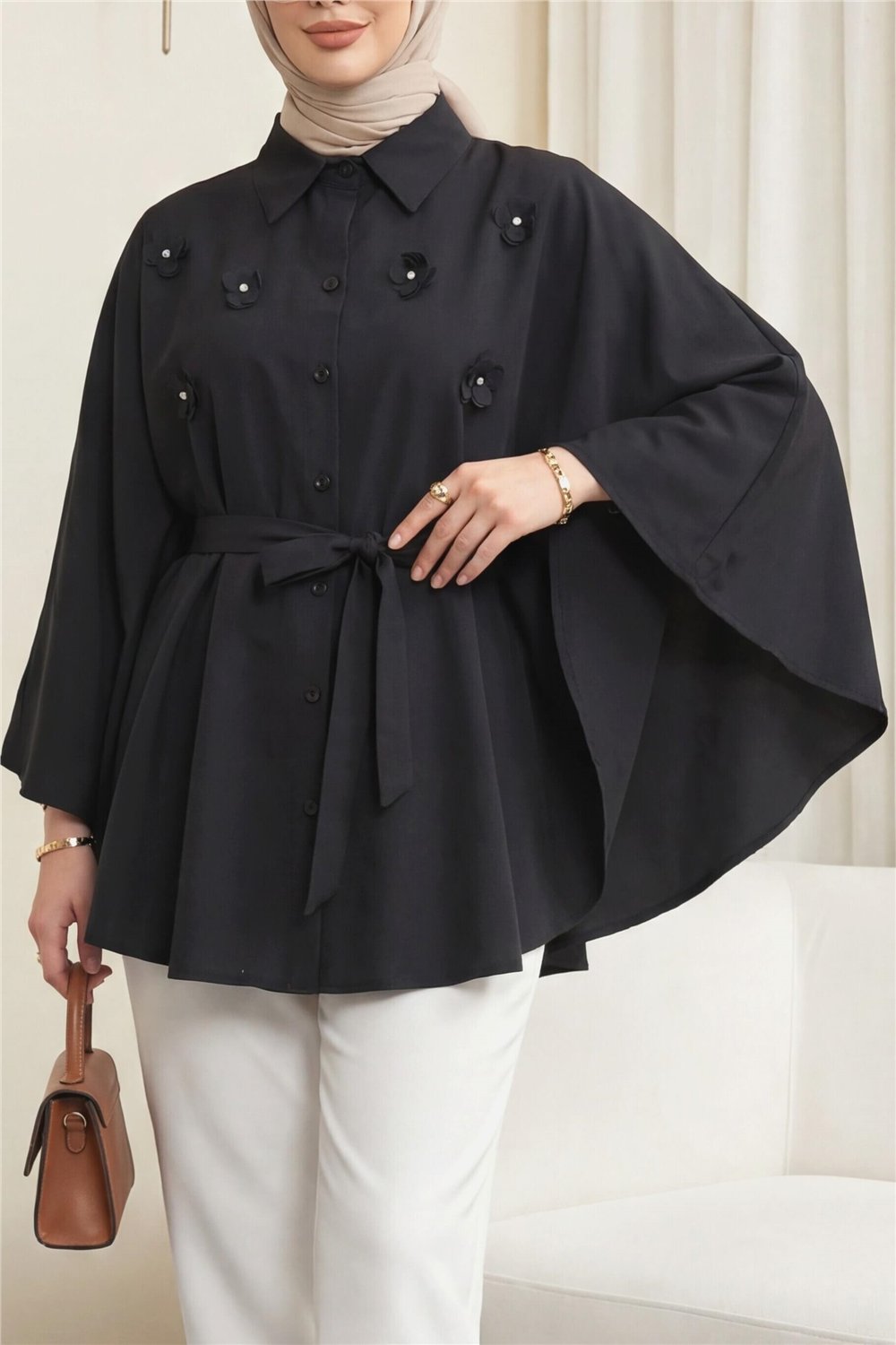Önü Çiçek Detaylı Beli Bağcıklı Düğmeli Panço   -Siyah-Tunik-398-1048-R01