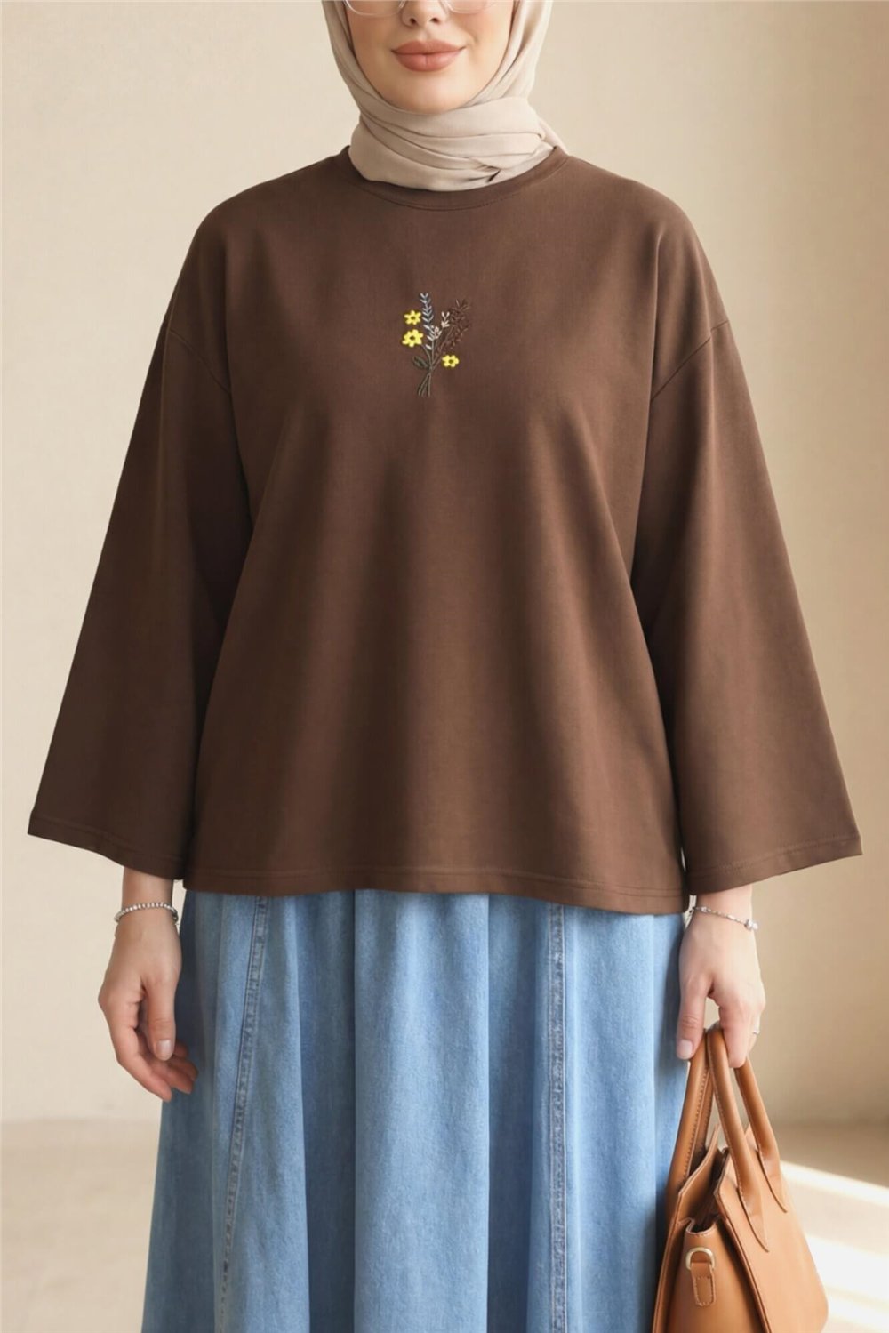 Önü Çiçek Nakışlı Yuvarlak Yaka Salaş Penye Tunik  -Kahve-Tunik-253-13137-R15