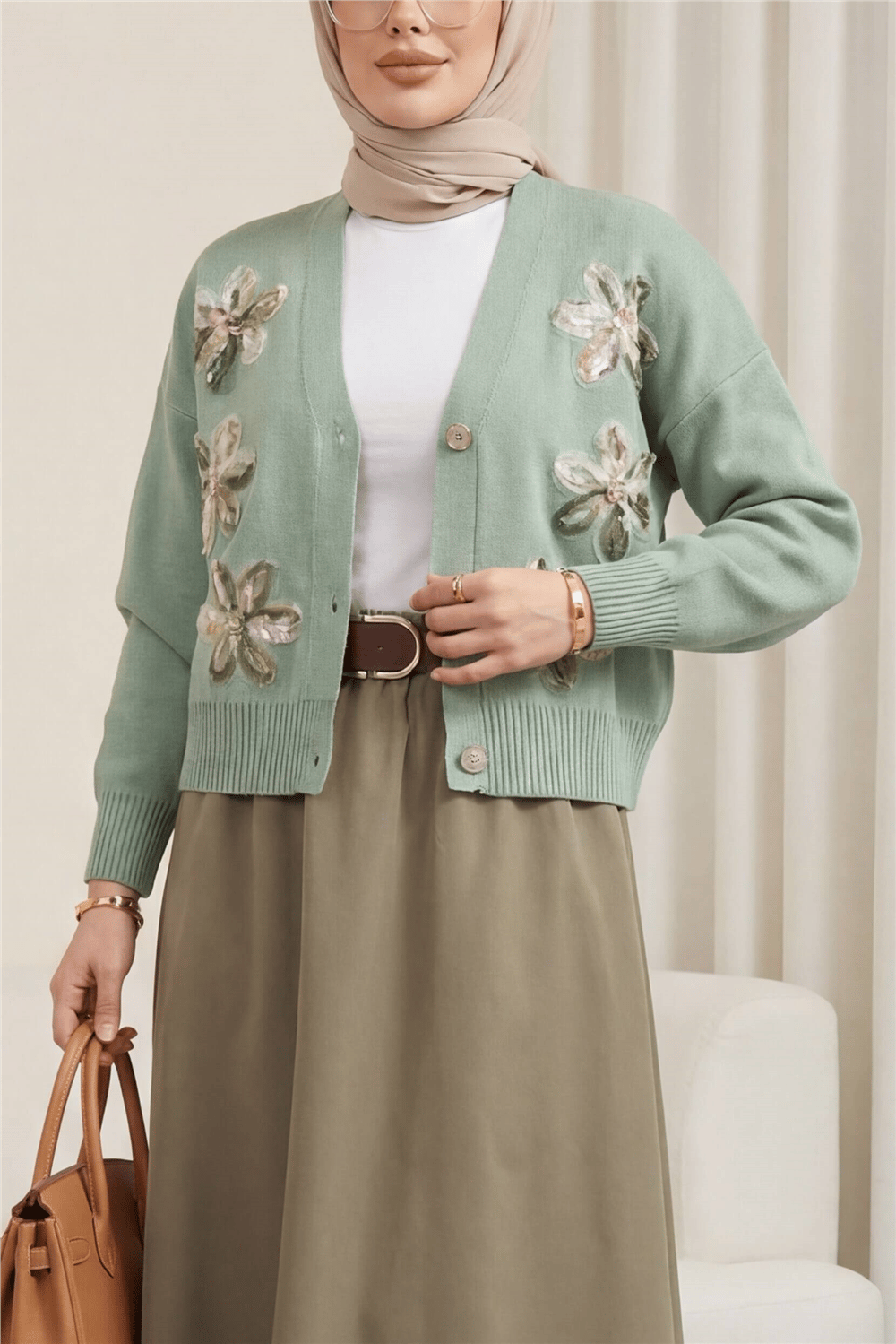 Önü Pul Ve Çiçek Detaylı Düğmeli Triko Hırka  -Su Yeşili-Hırka-109-9748-R36