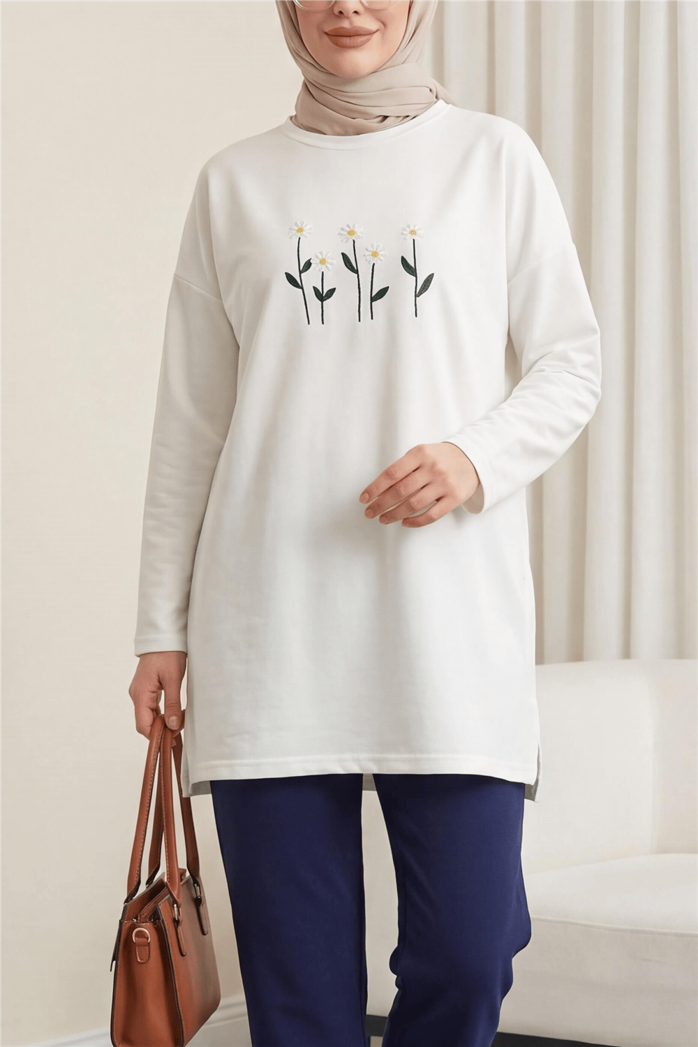 Papatya Nakışlı Yuvarlak Yaka Penye Tunik -Beyaz-Tunik-253-13148-R02