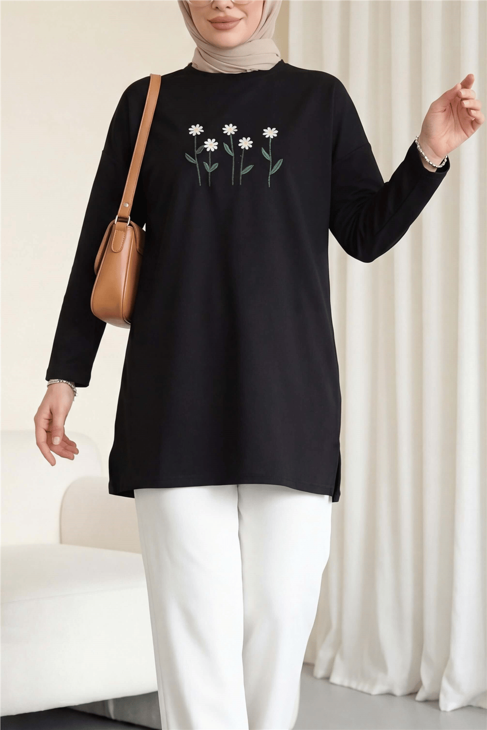Papatya Nakışlı Yuvarlak Yaka Penye Tunik -Siyah-Tunik-253-13148-R01