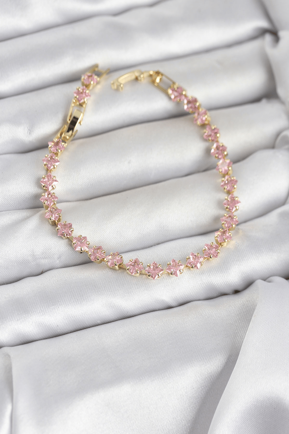 Pembe Kare Zirkon Taşlı Gold Renk Pirinç Su Yolu Kadın Bileklik