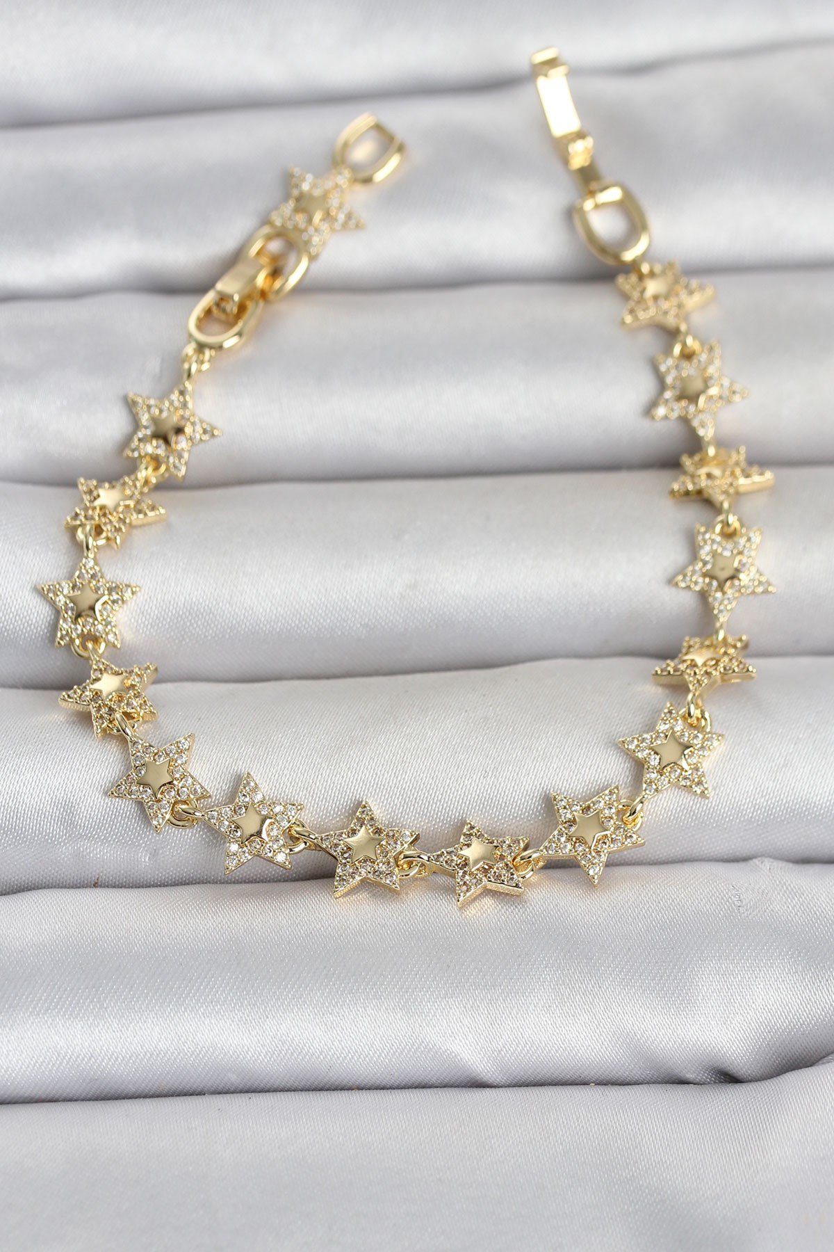 Sıralı Yıldız Model Zirkon Taşlı Gold Renk Pirinç Kadın Bileklik