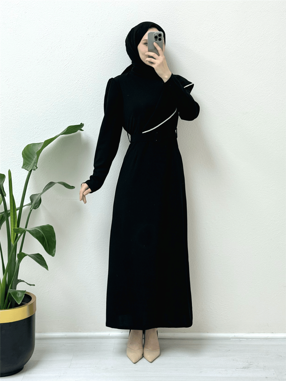 Taş işlemeli Kemerli Krep Elbise -Siyah-186-664-R01