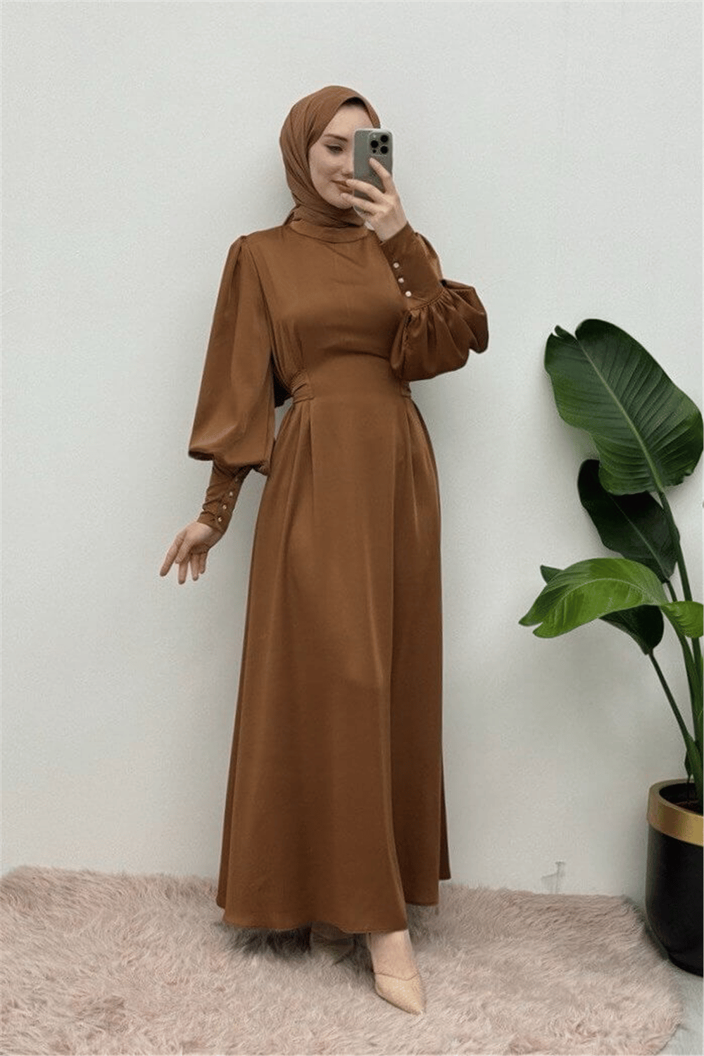 فستان طويل بأكمام من الساتان مع خصر مربوط - أسمر ضارب للصفرة-Elbise-386-6103-R12