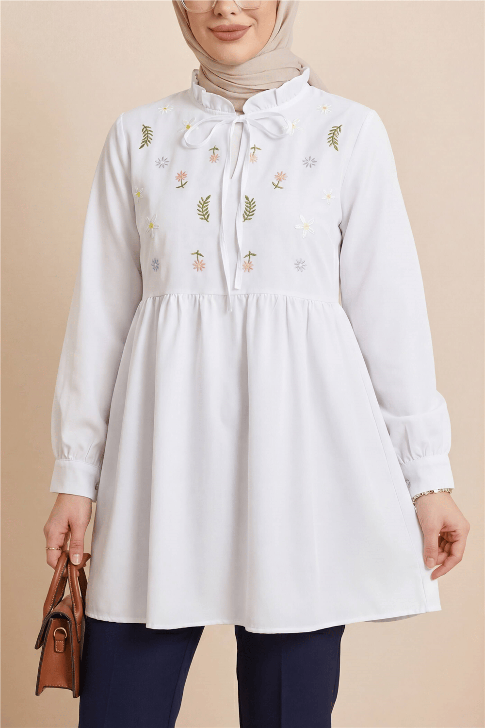 V Yaka Bağlamalı Yakası Fırfırlı Çiçek Nakışlı Poplin Tunik -Beyaz-Tunik-349-8051-R02