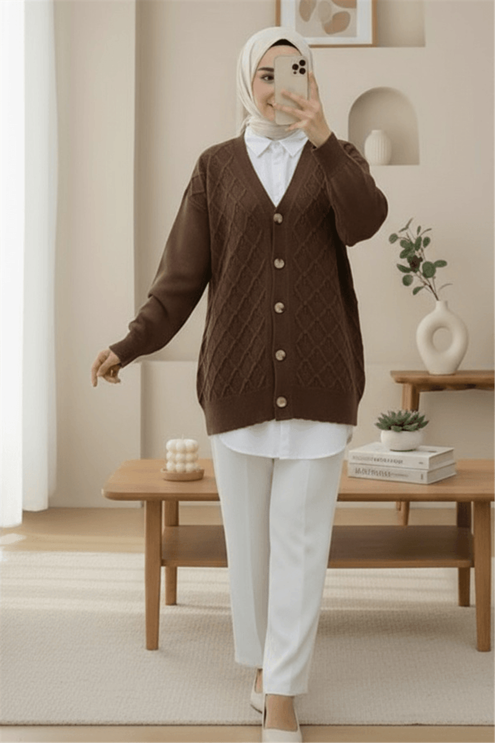 V Yaka Büyük Düğmeli Desenli Triko Hırka -Kahve-Hırka-109-10043-R15
