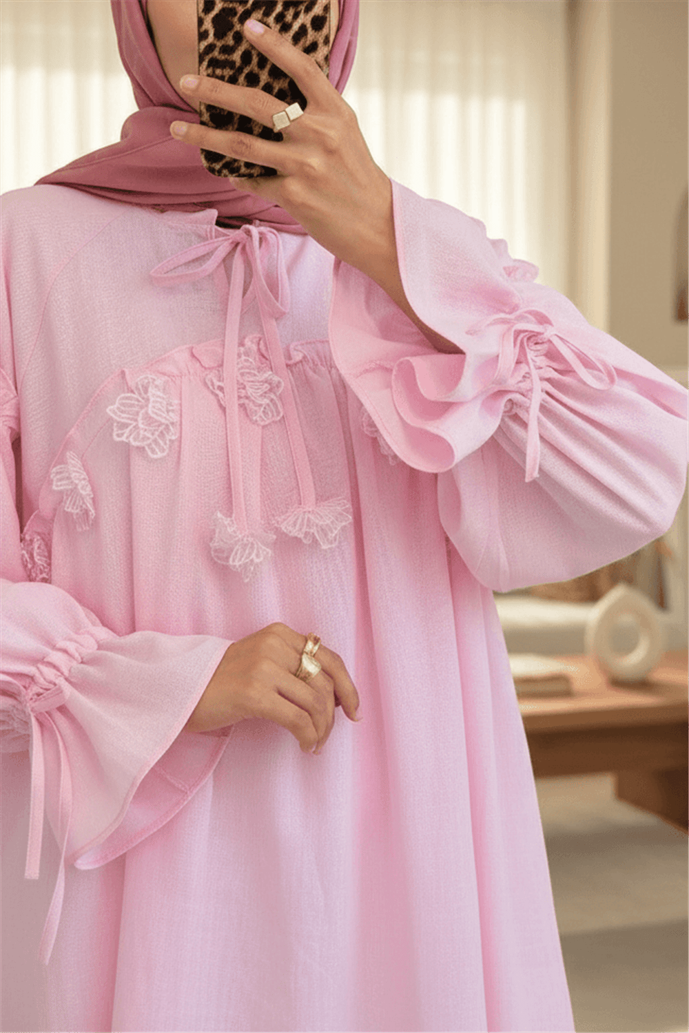 Yakası Ve Kolları Bağlamalı Önü Çiçek Detaylı Gömlek -Pembe-Gömlek-307-2311-R20
