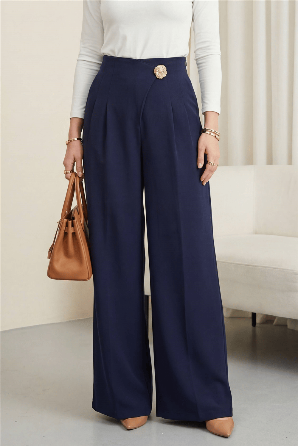 Yandan Fermuarlı Broşlu Katlama Detaylı Bol Paça Krep Pantolon  -Laci-Pantolon-246-5349-R03