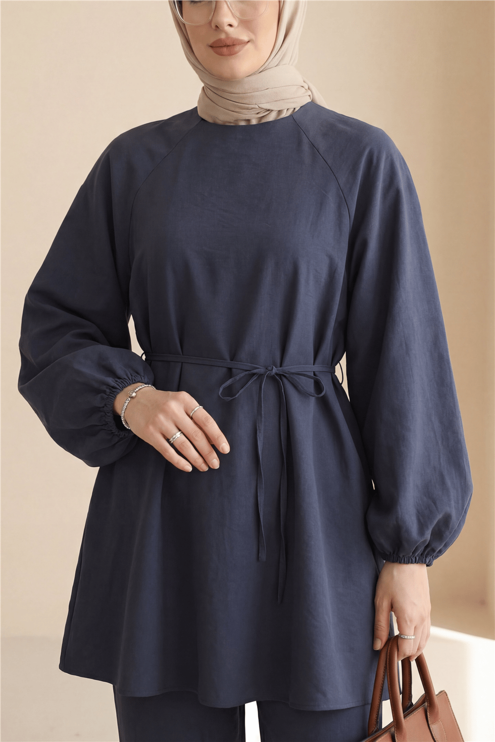 Yuvarlak Yaka Beli Bağcıklı Balon Kol Tunik  -Parlement-Tunik-223-3001-R61