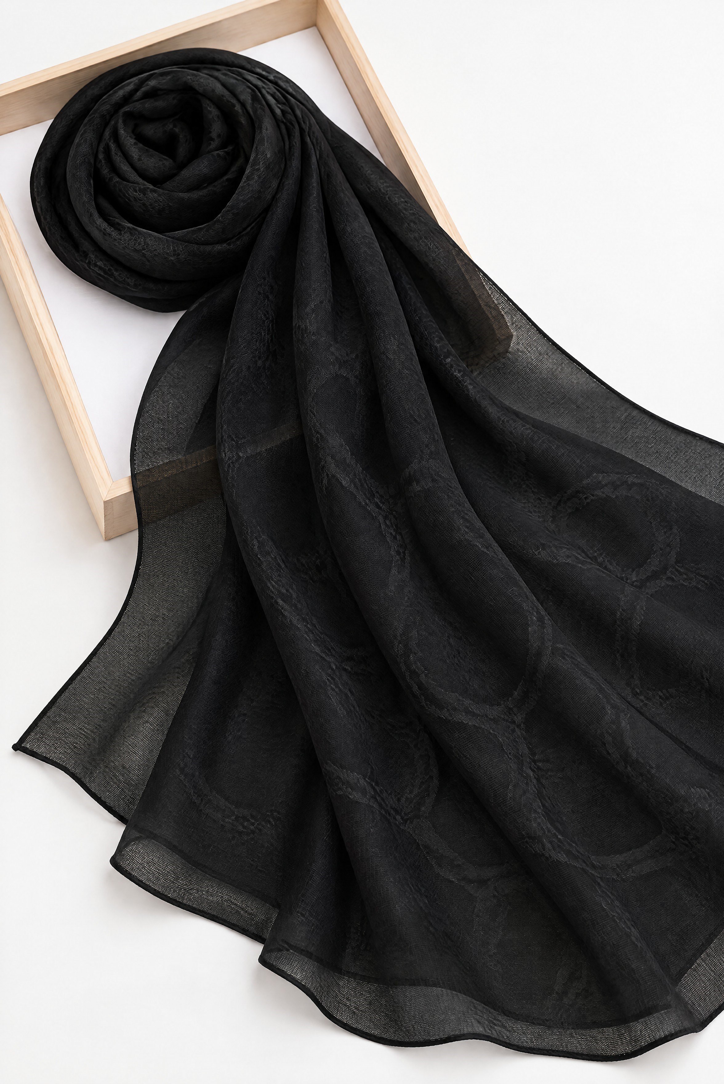 Zincir Desenli Jakar Şal -Siyah