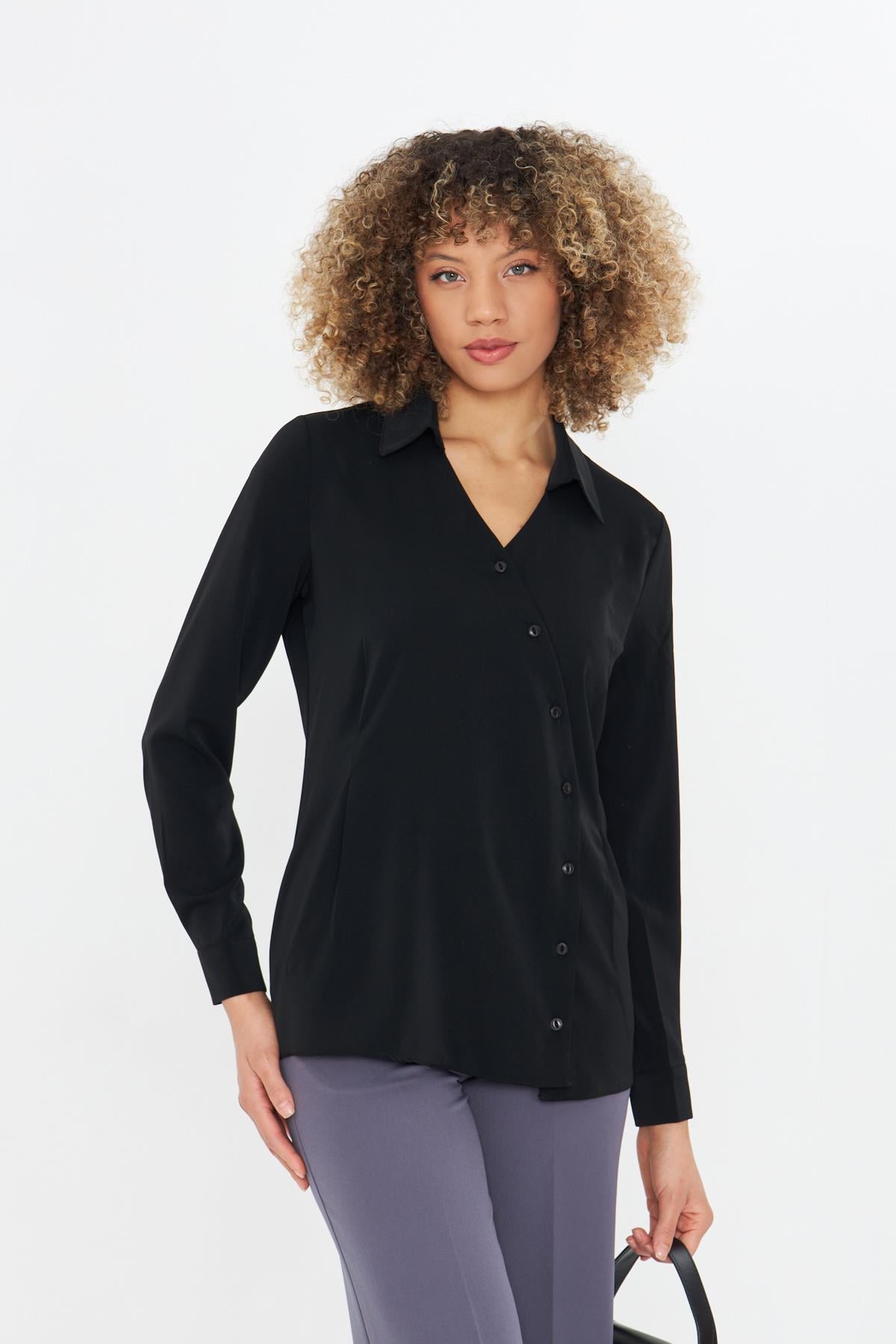  Asimetrik Pile Detay Gömlek Siyah