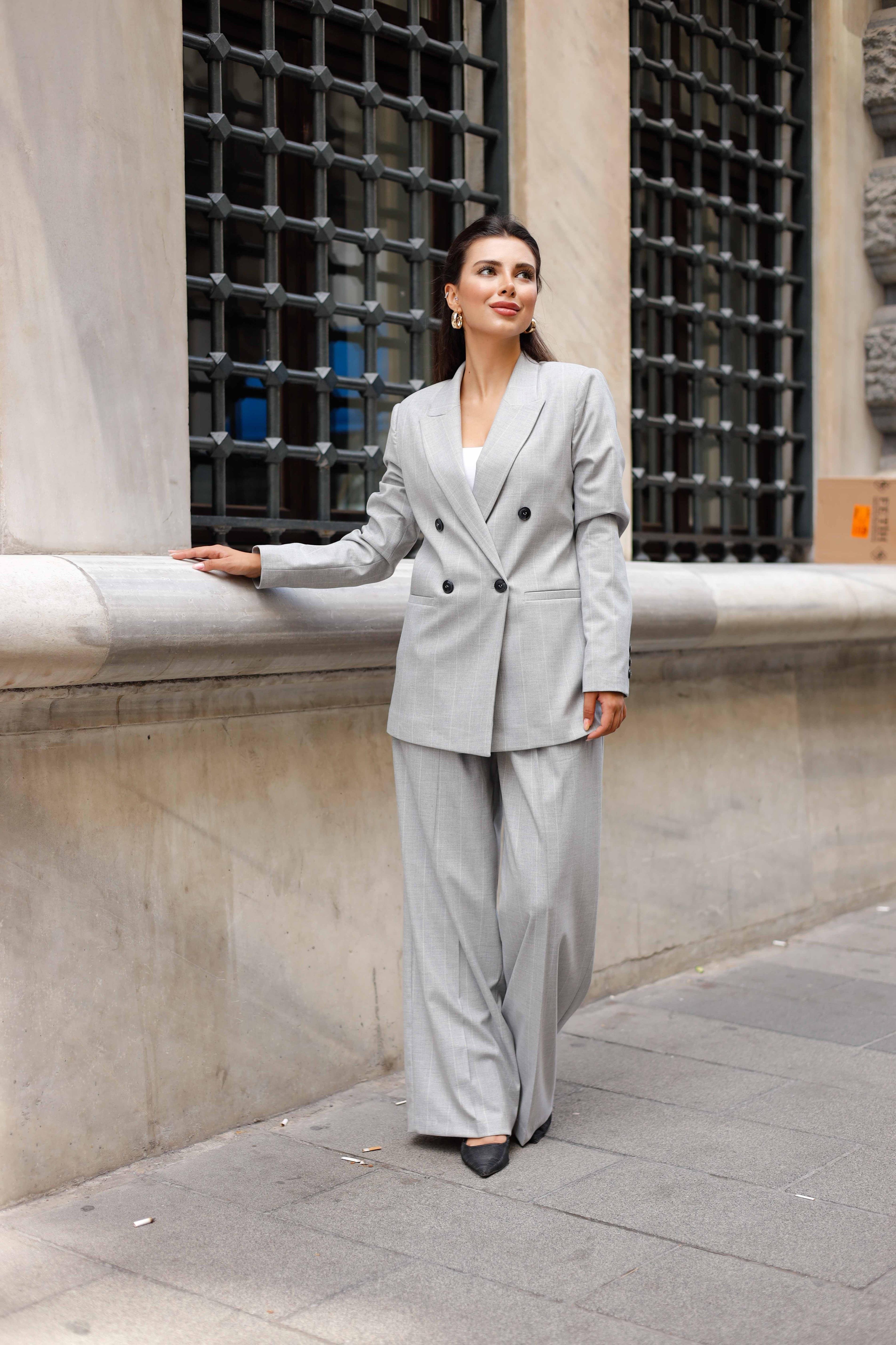 4 Düğmeli Kruvaze Geniş Çizgili Takım Açık Gri