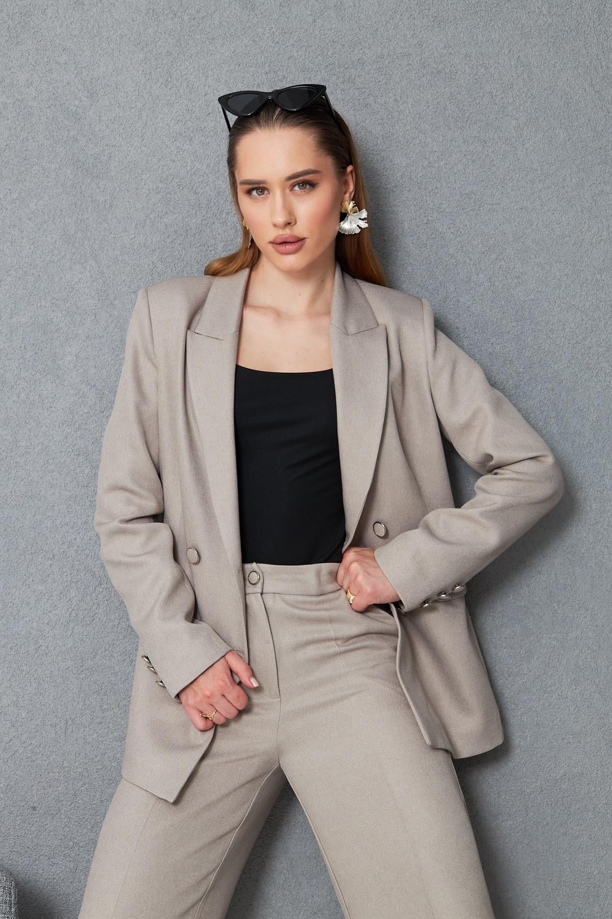 4 Düğmeli Kruvaze Yünefekt Takım Bej