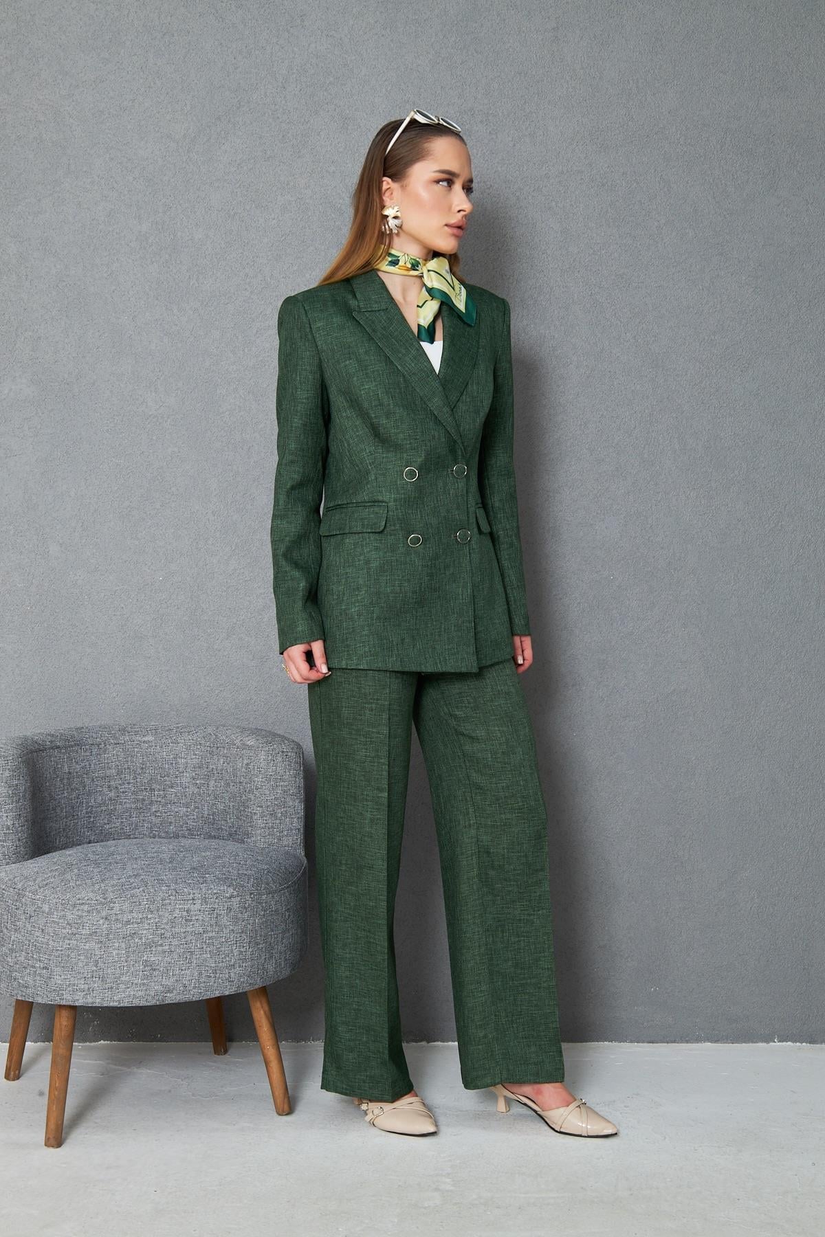 4 Düğmeli Kruvaze Yünefekt Takım Zümrüt