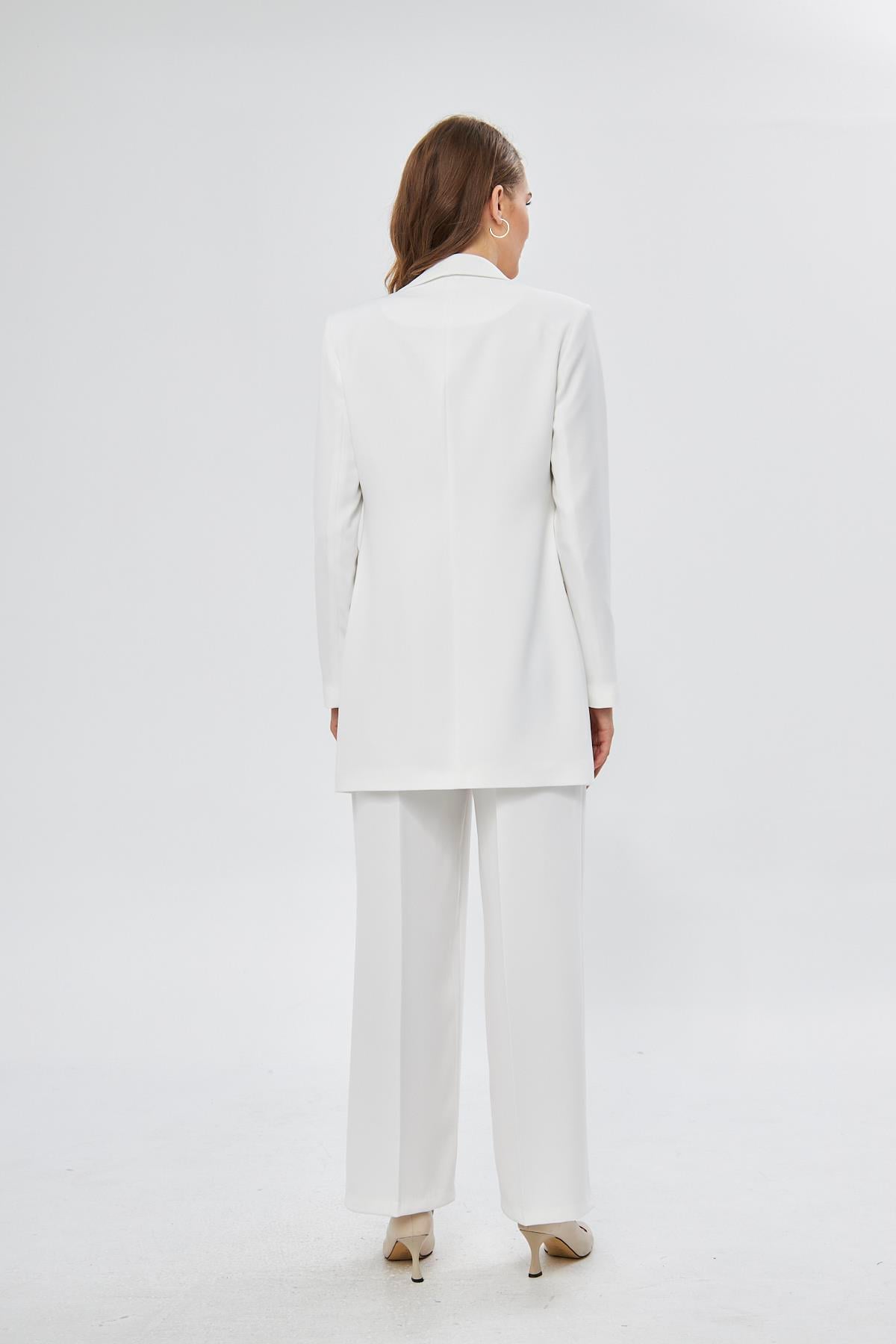 Broş Detay Bol Paça Takım