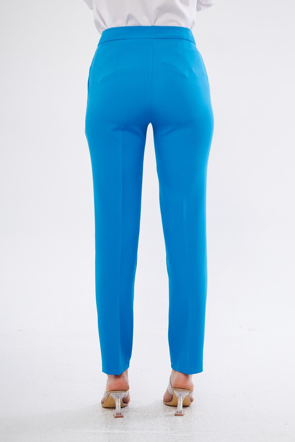 Broş Detay İnci Düğme Yelekli Takım Çivit Mavi