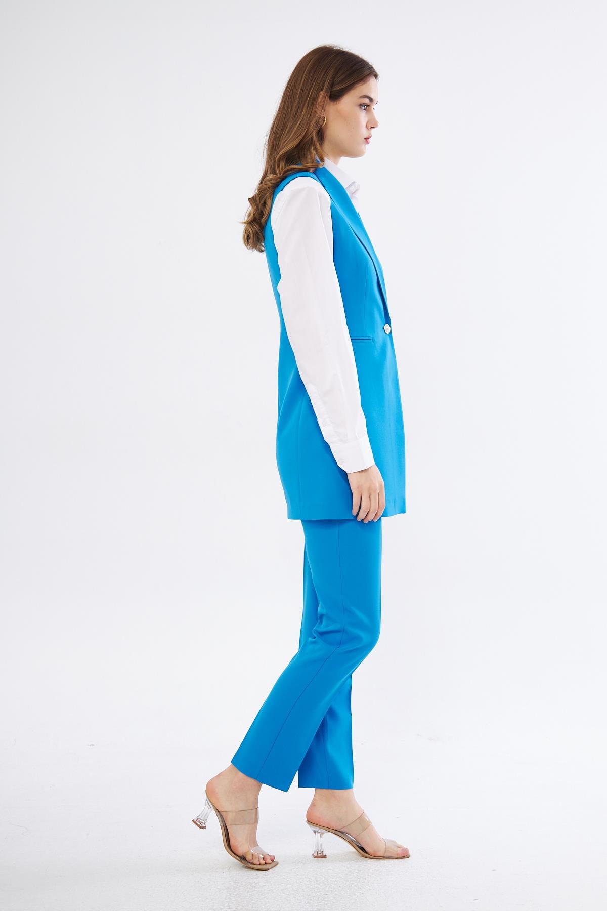 Broş Detay İnci Düğme Yelekli Takım Çivit Mavi