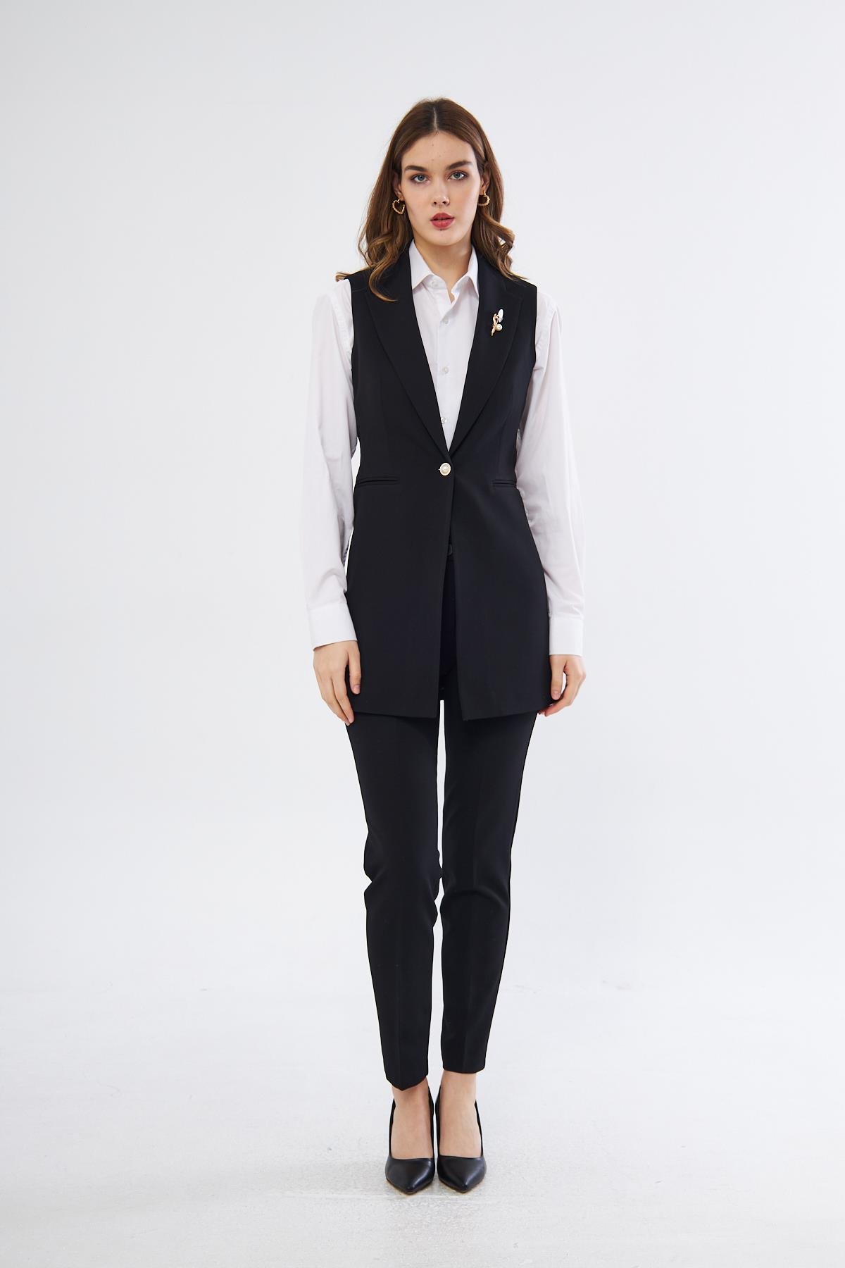 Broş Detay İnci Düğme Yelekli Takım Siyah