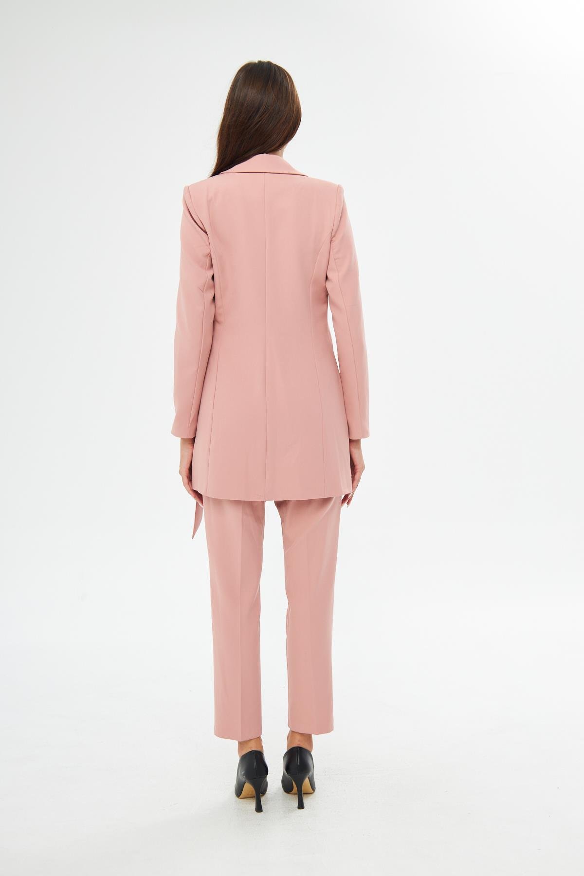 Broş Detay Kuşaklı Takım