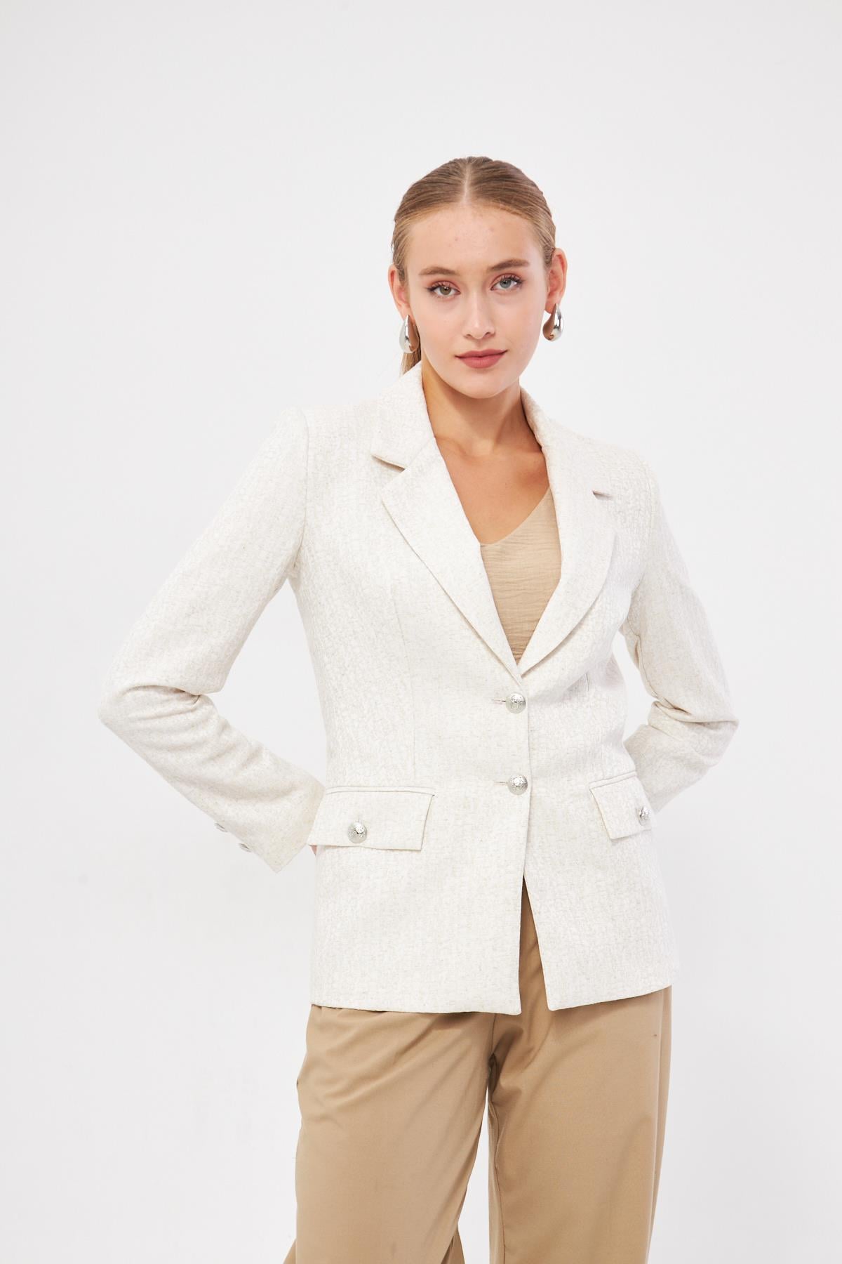 Düğme Detay Kartaneli Kısa Ceket 