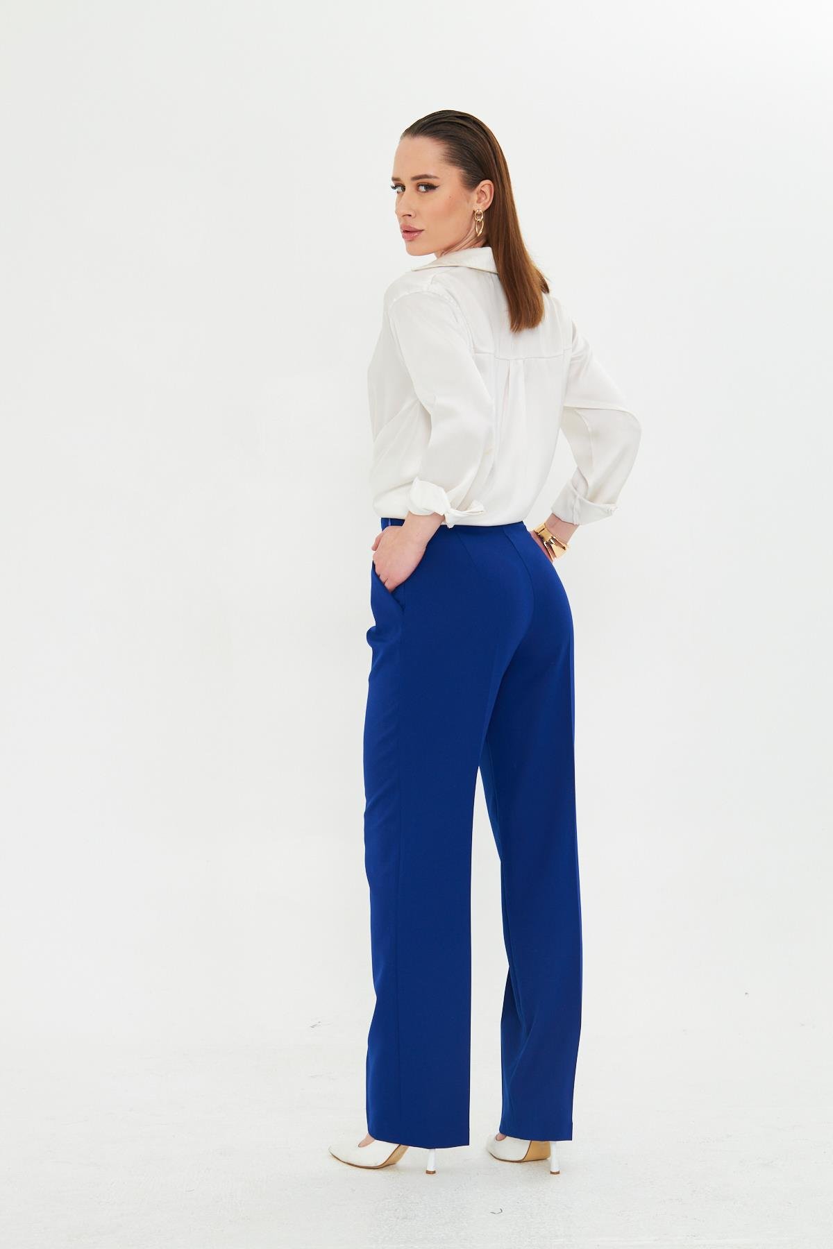 Gold Aksesuarlı Bol Paça Pantolon Saks