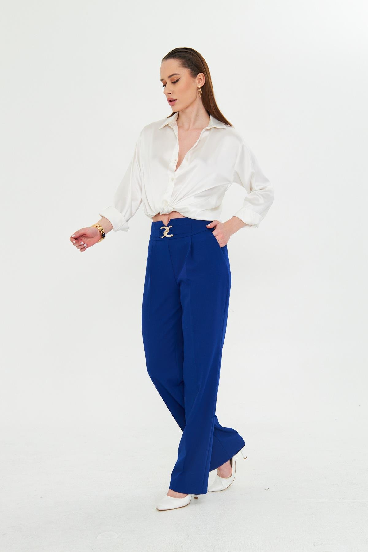 Gold Aksesuarlı Bol Paça Pantolon Saks