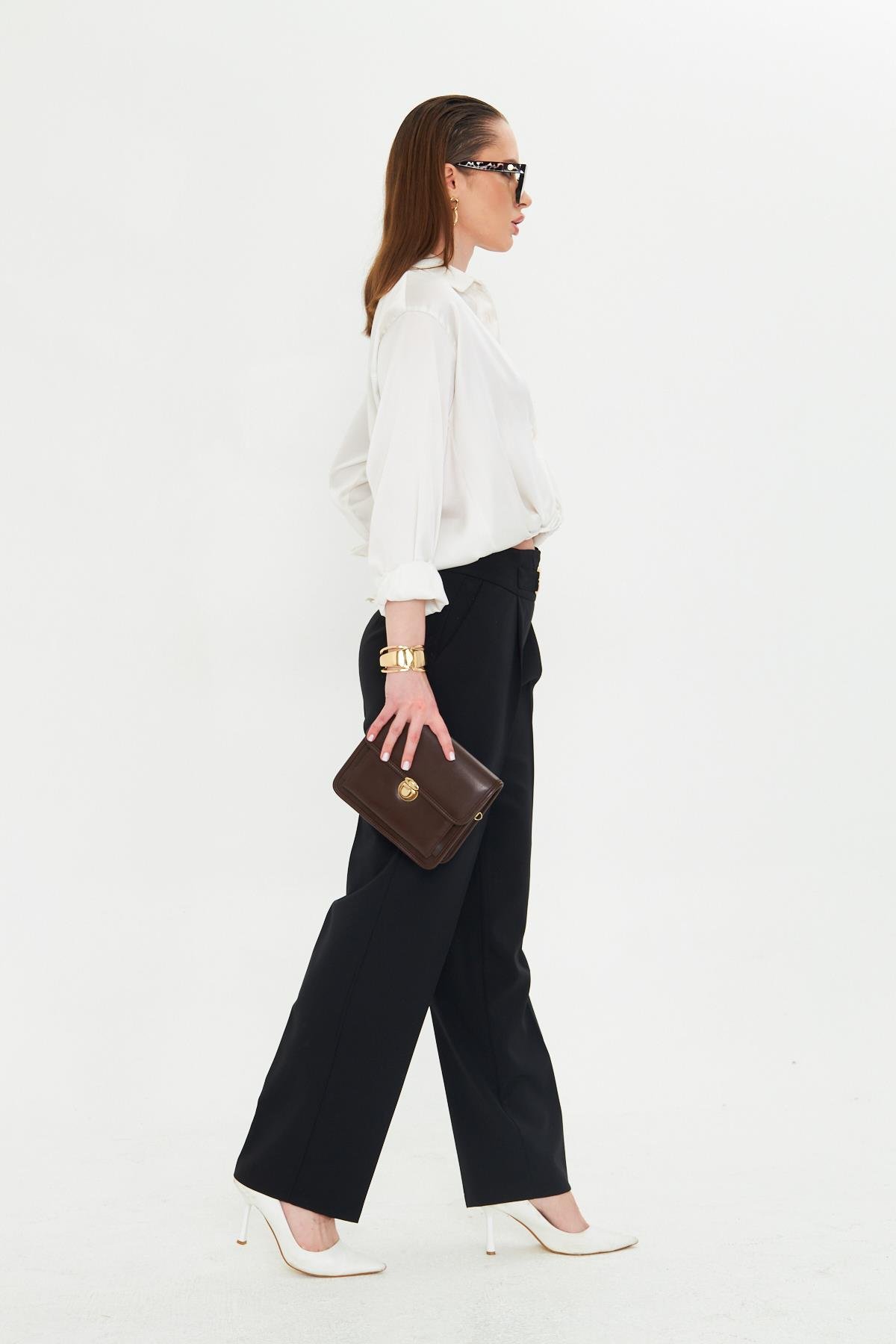 Gold Aksesuarlı Bol Paça Pantolon Siyah