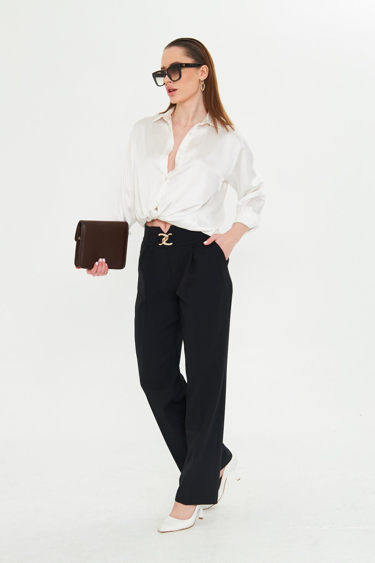 Gold Aksesuarlı Bol Paça Pantolon Siyah