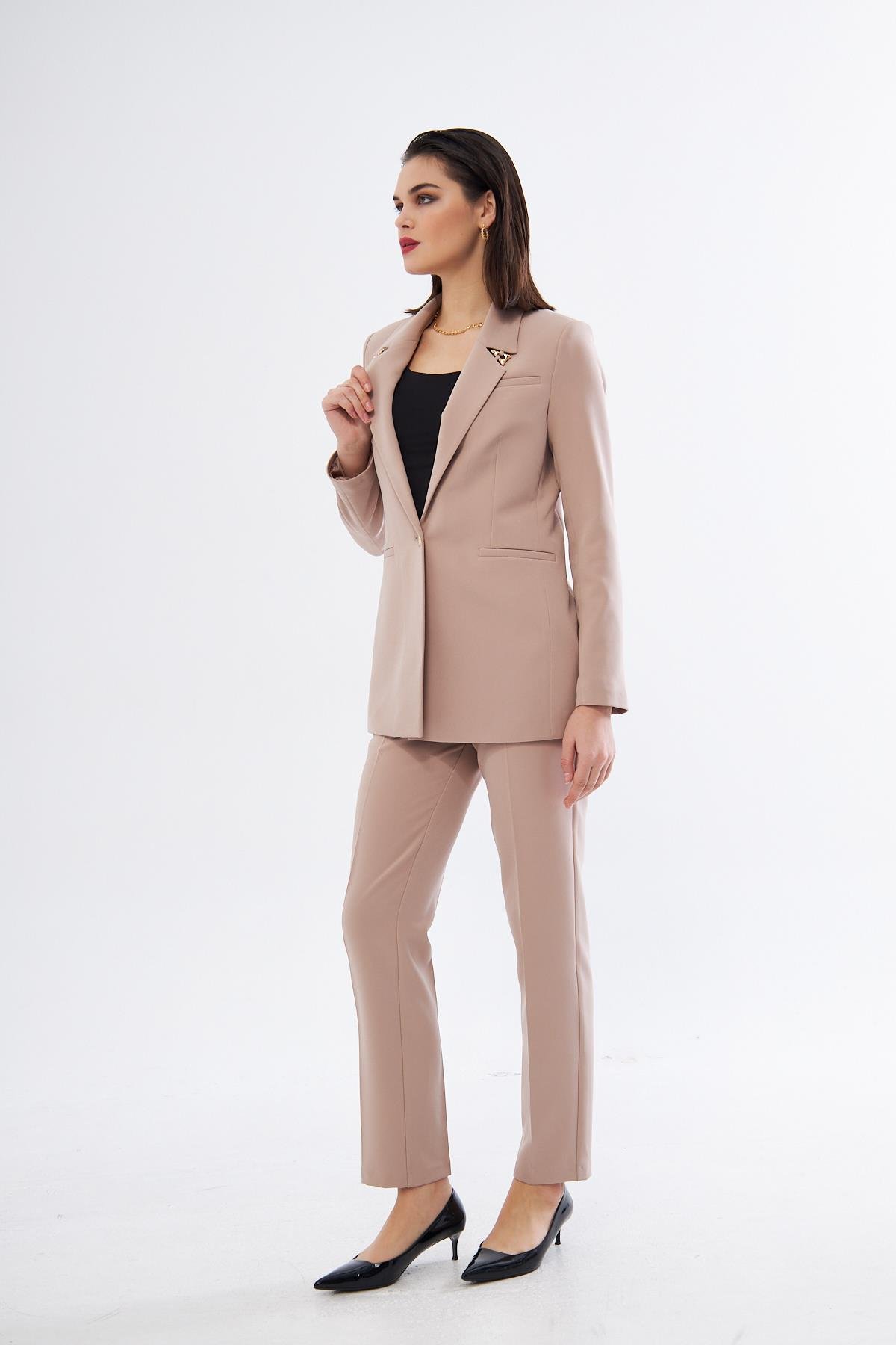 Gold Üçgen Aksesuarlı Takım Bej