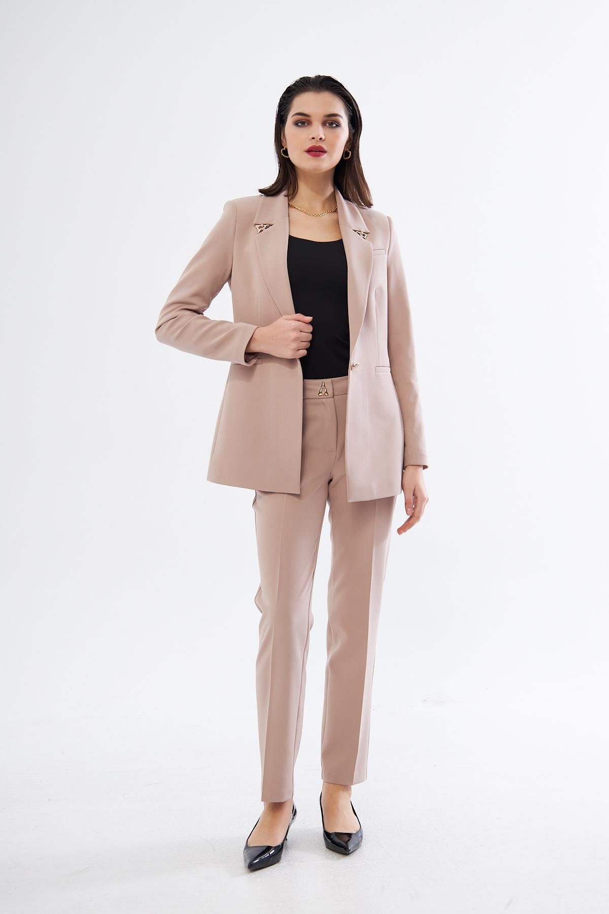 Gold Üçgen Aksesuarlı Takım Bej